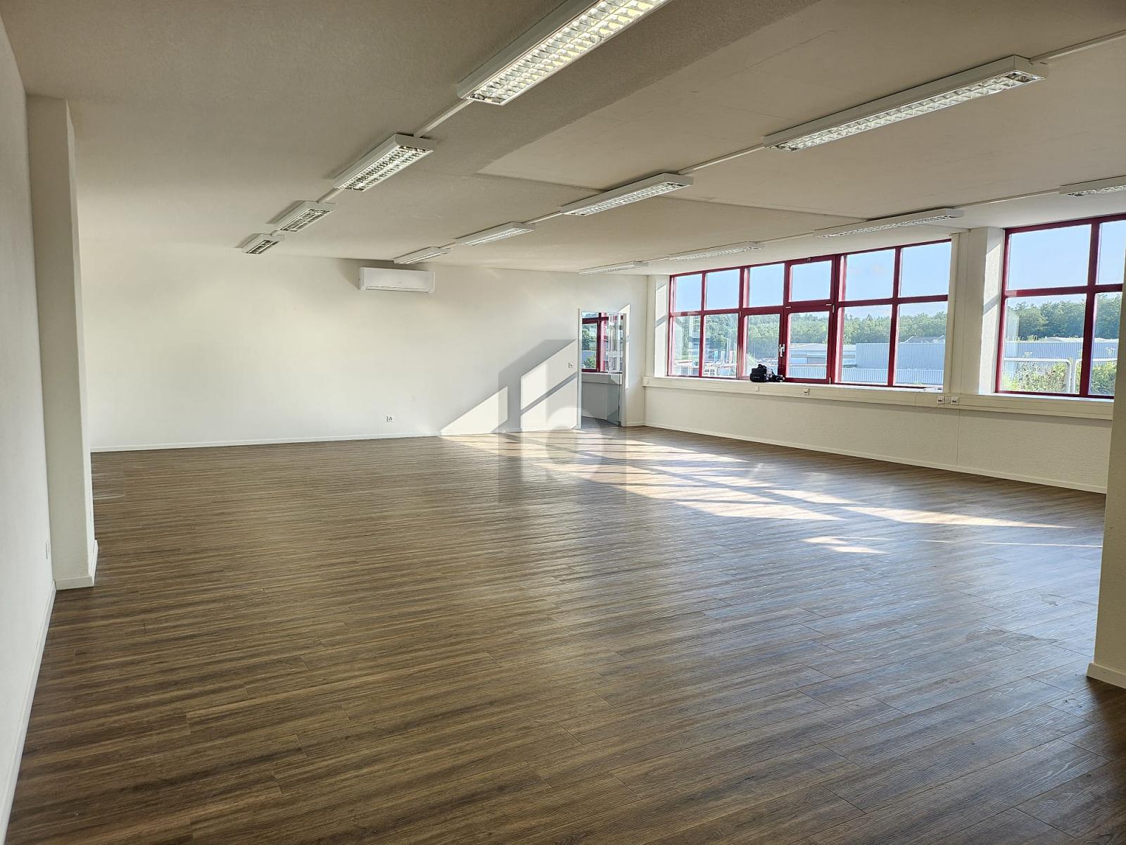 BÜRO MIT ANGESCHLOSSENEM LAGER NAHE AUTOBAHN - 1