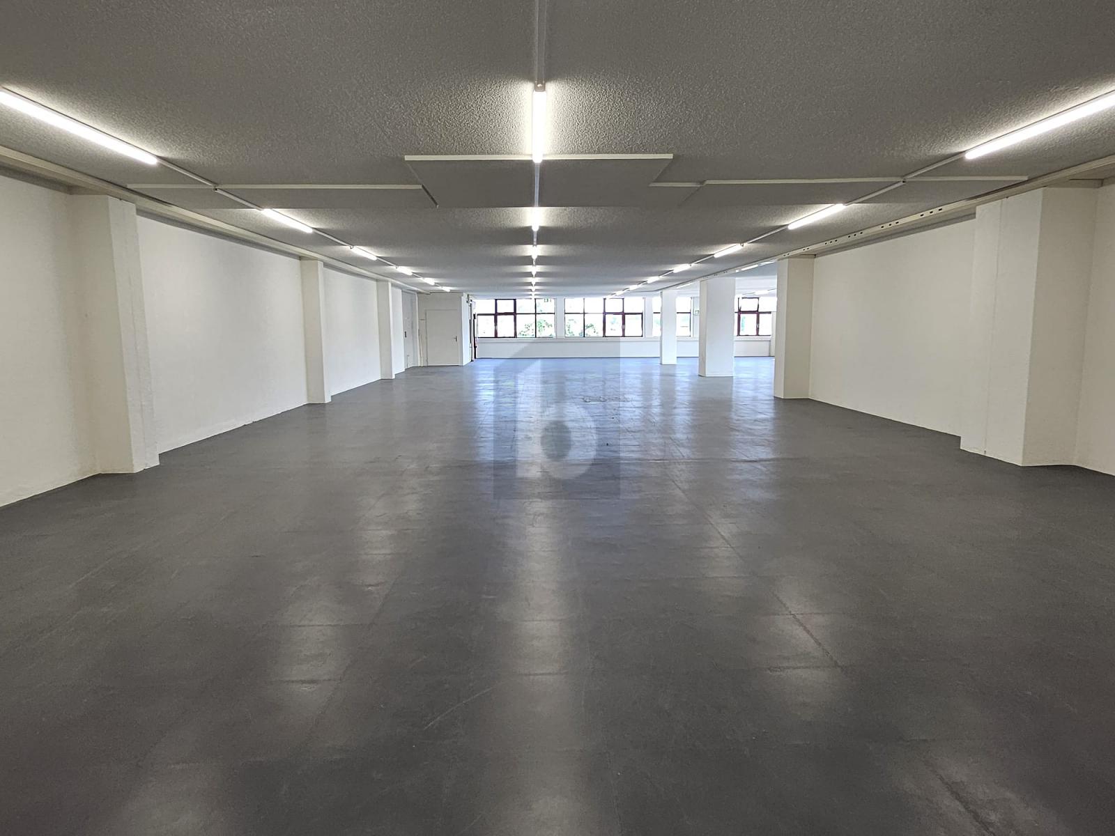 BÜRO MIT ANGESCHLOSSENEM LAGER NAHE AUTOBAHN - 3