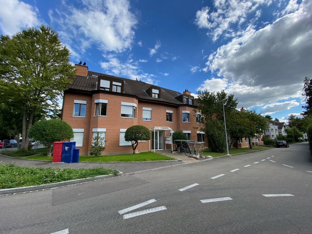 Helle 4-Zimmer Wohnung im beliebten Wohnquartier in Riehen - 0