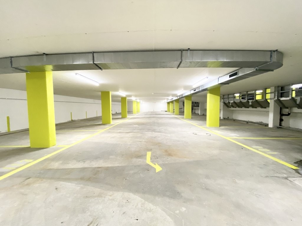 Brandneue Ladestationen und großzügige Parkplätze - Jetzt mieten! - 2