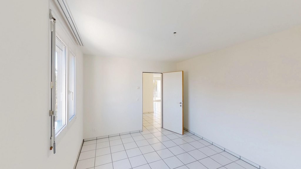 Lichtdurchflutete Wohnung sucht Bewohner - 2