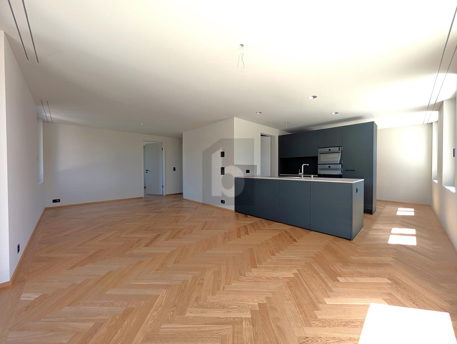 CHARMANTER MODERNER NEUBAU - 2
