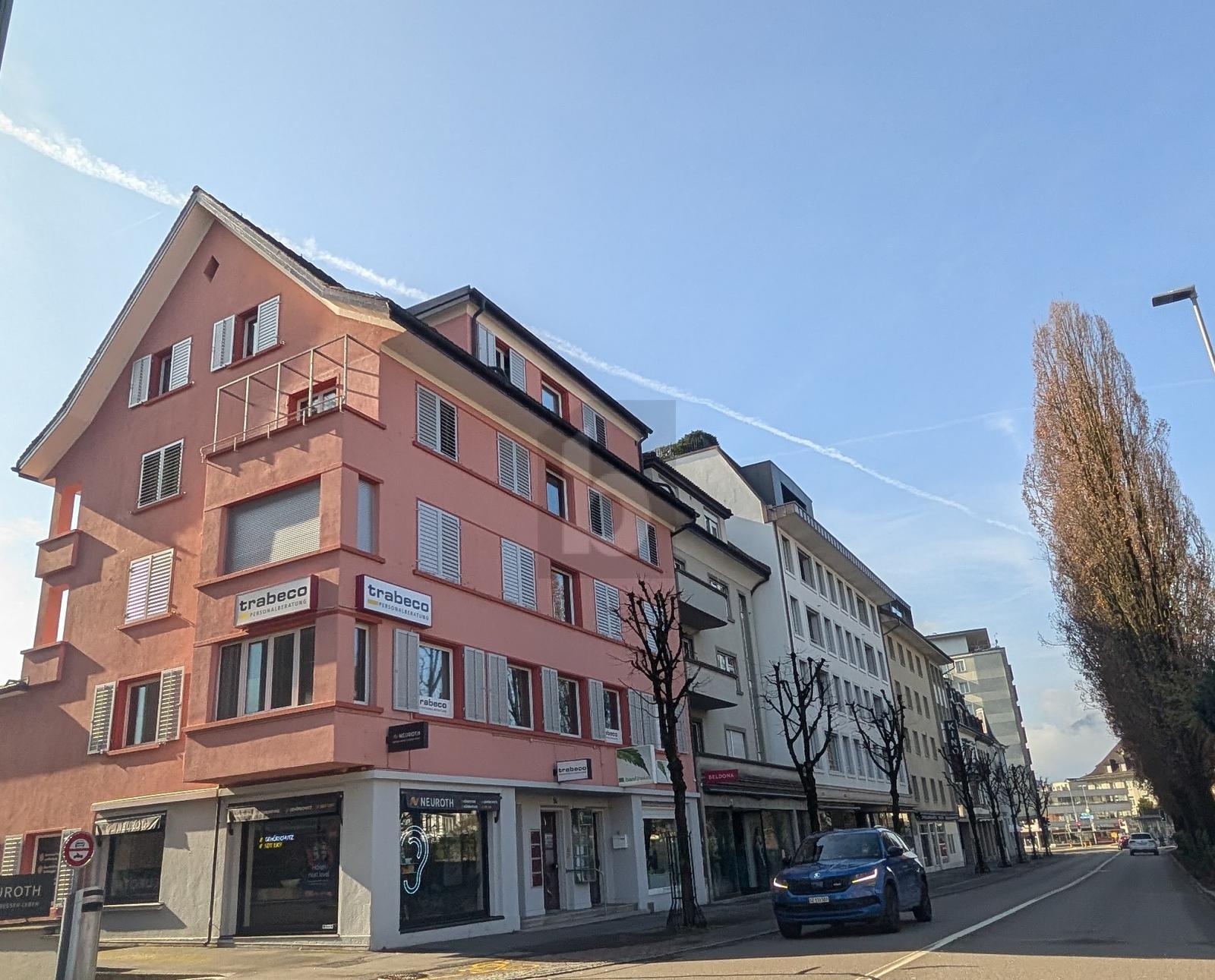 LICHTDURCHFLUTET UND ZENTRAL - 0