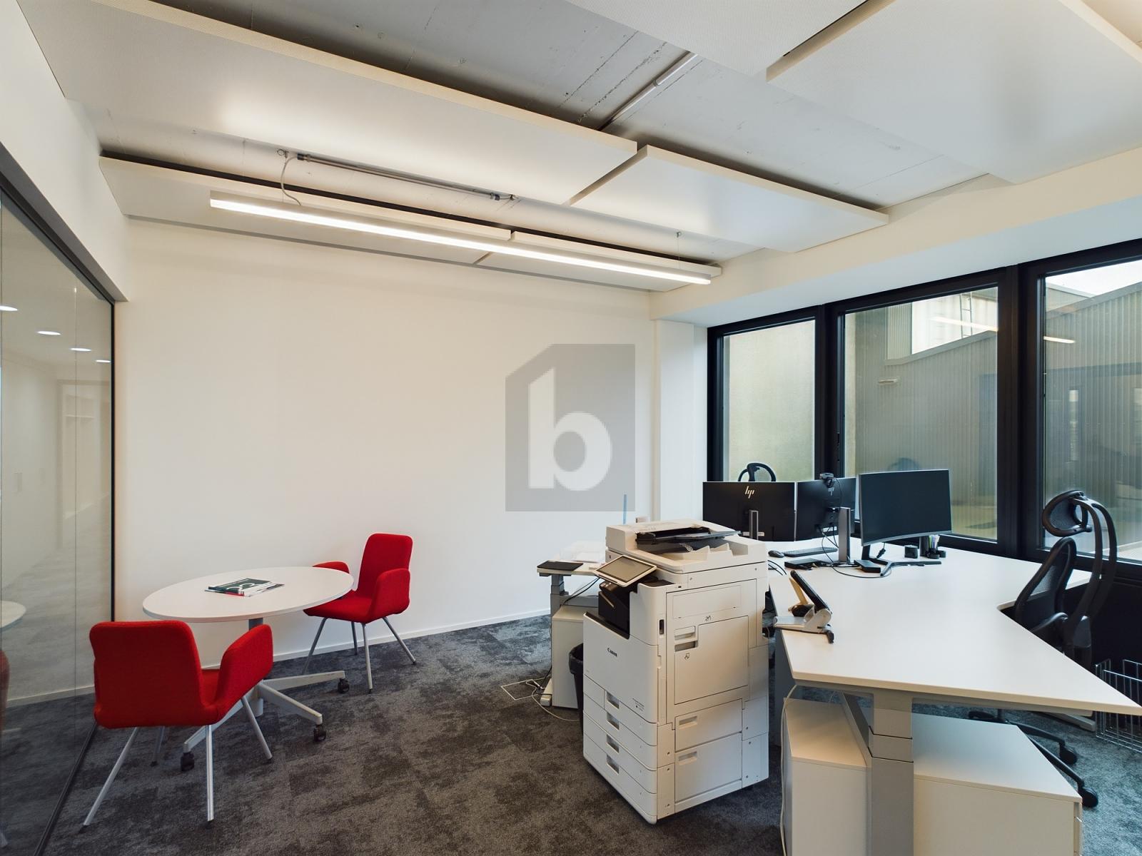 ARBEITEN MIT SCHÖNEM WEITBLICK - 0