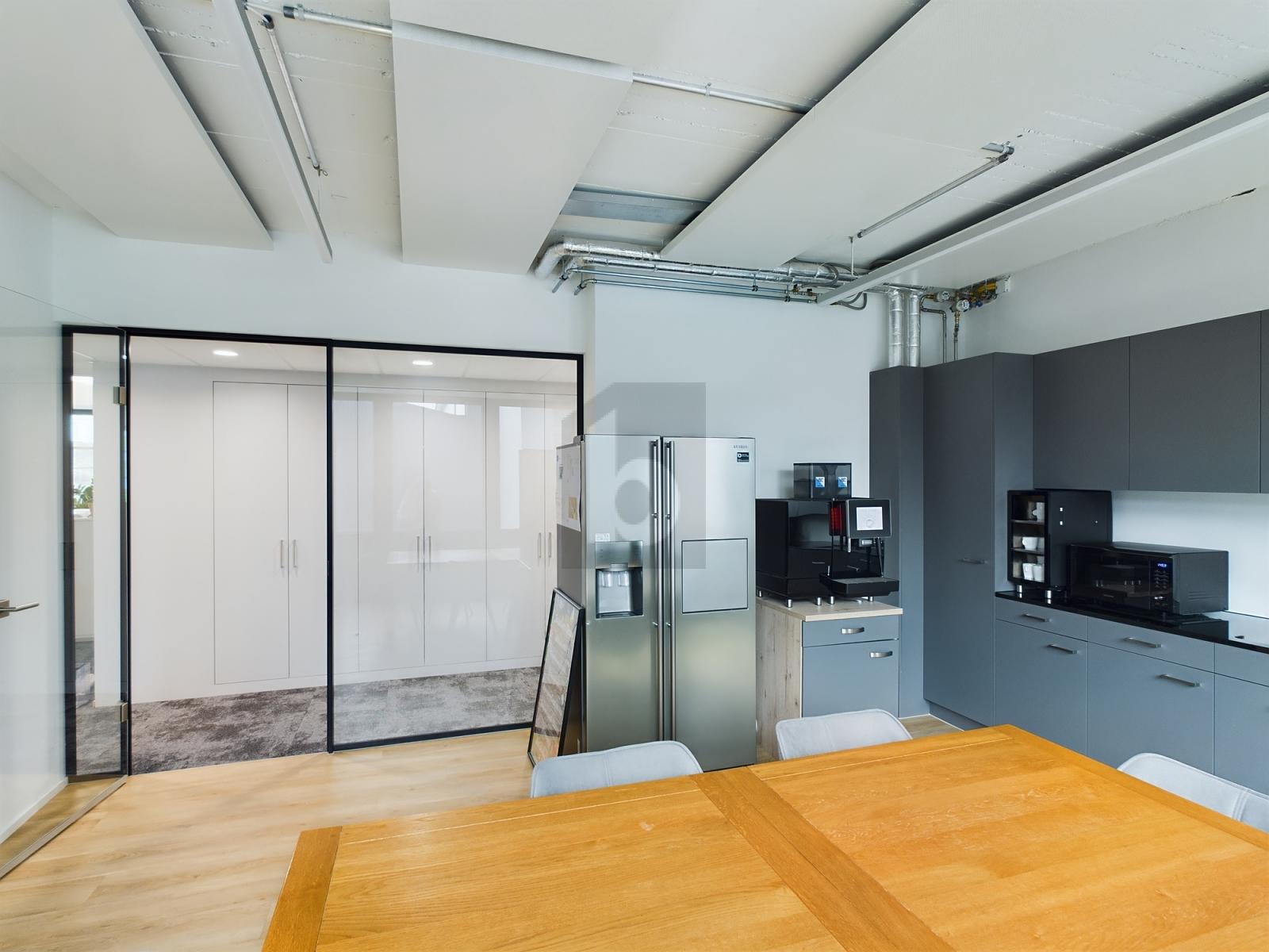 ARBEITEN MIT SCHÖNEM WEITBLICK - 3