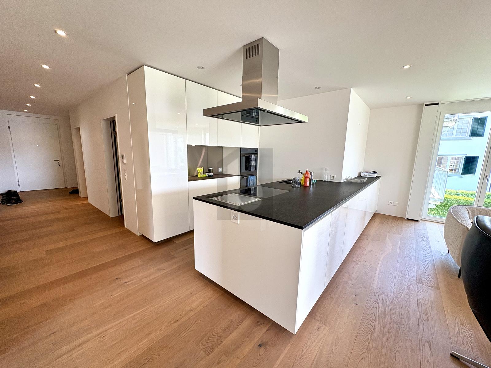 MODERN, ZENTRAL UND MIT SEESICHT - 4