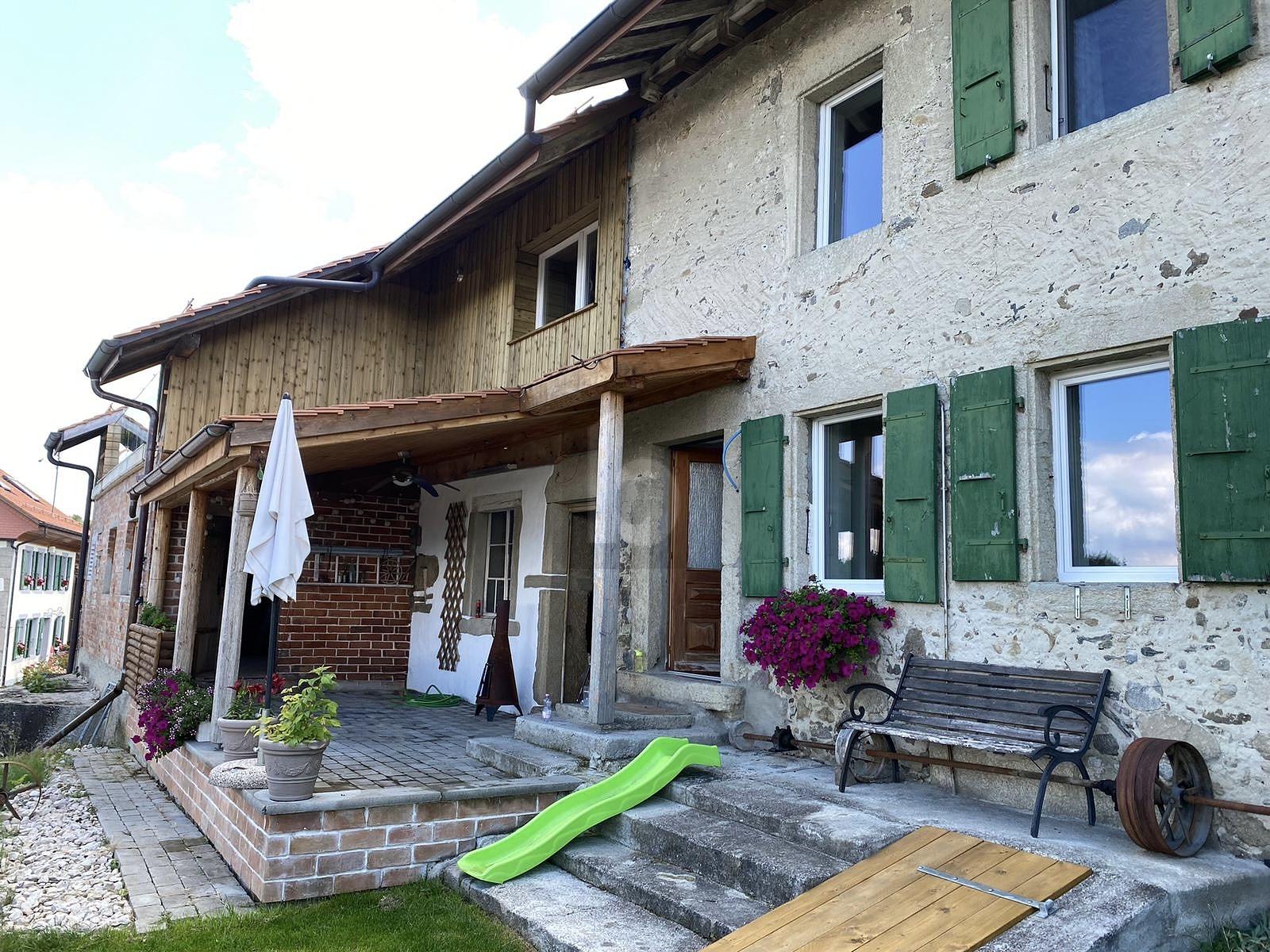 RUSTIQUE ET SPACIEUX AVEC JARDIN - 4