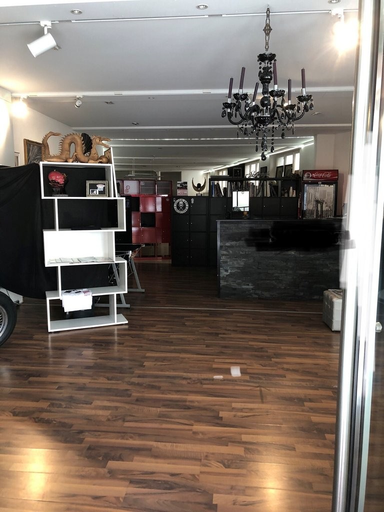 Grosszügiges Ladenlokal an zentraler Lage - 2