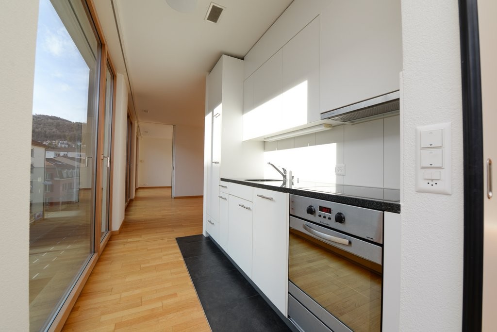 Top Stadtwohnung mit grossem Wohnzimmer und zwei weiteren Zimmern - 4