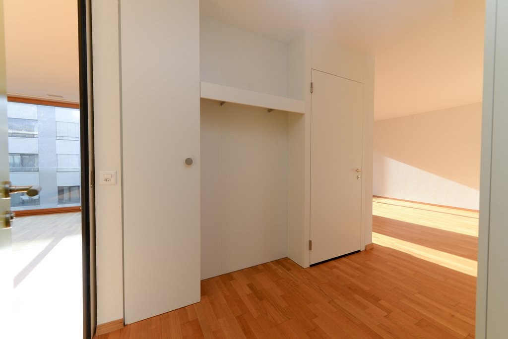 Top Stadtwohnung mit grossem Wohnzimmer und zwei weiteren Zimmern - 7