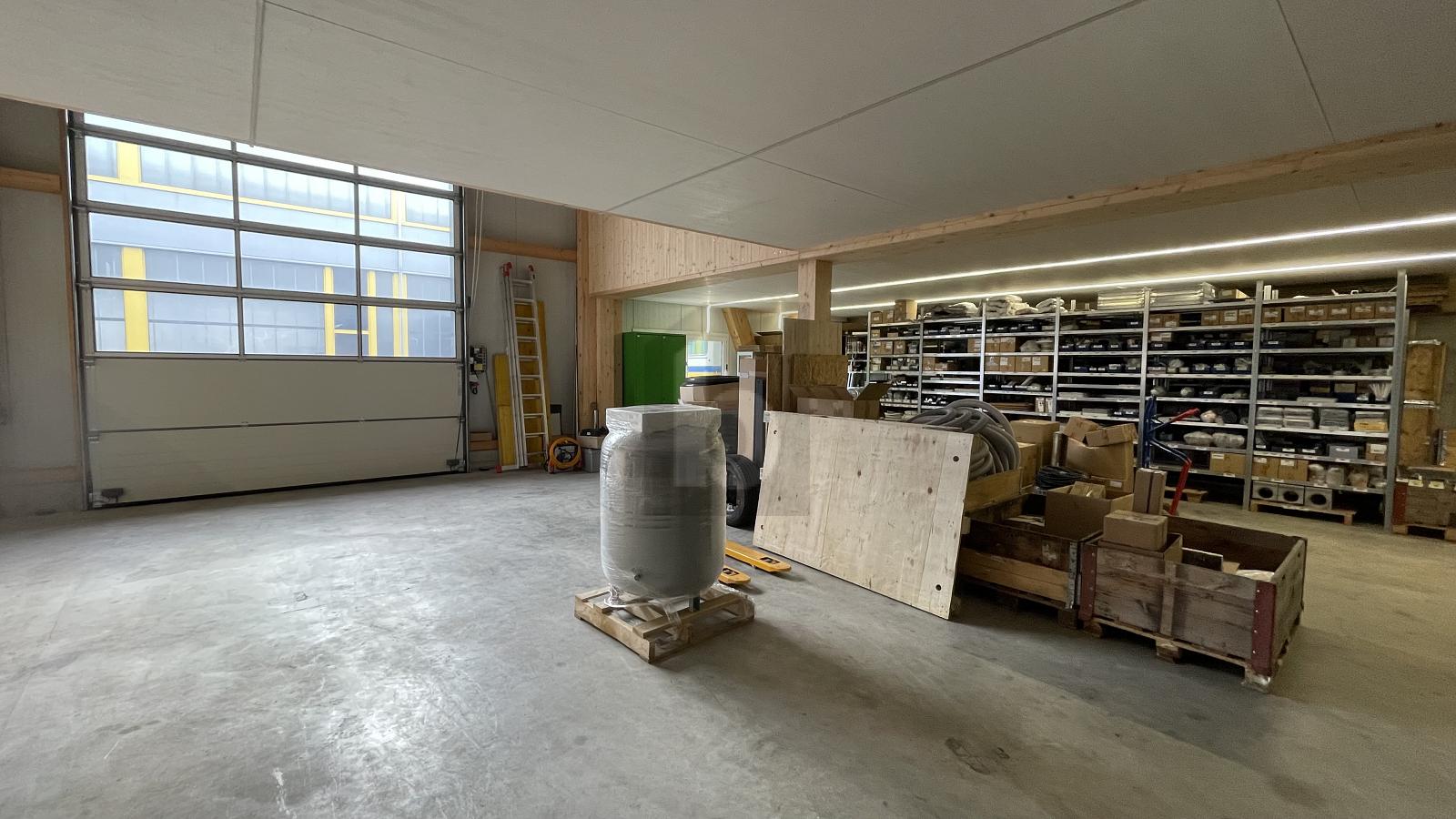 VIELFÄLTIG NUTZBAR UND NEUWERTIG - 2