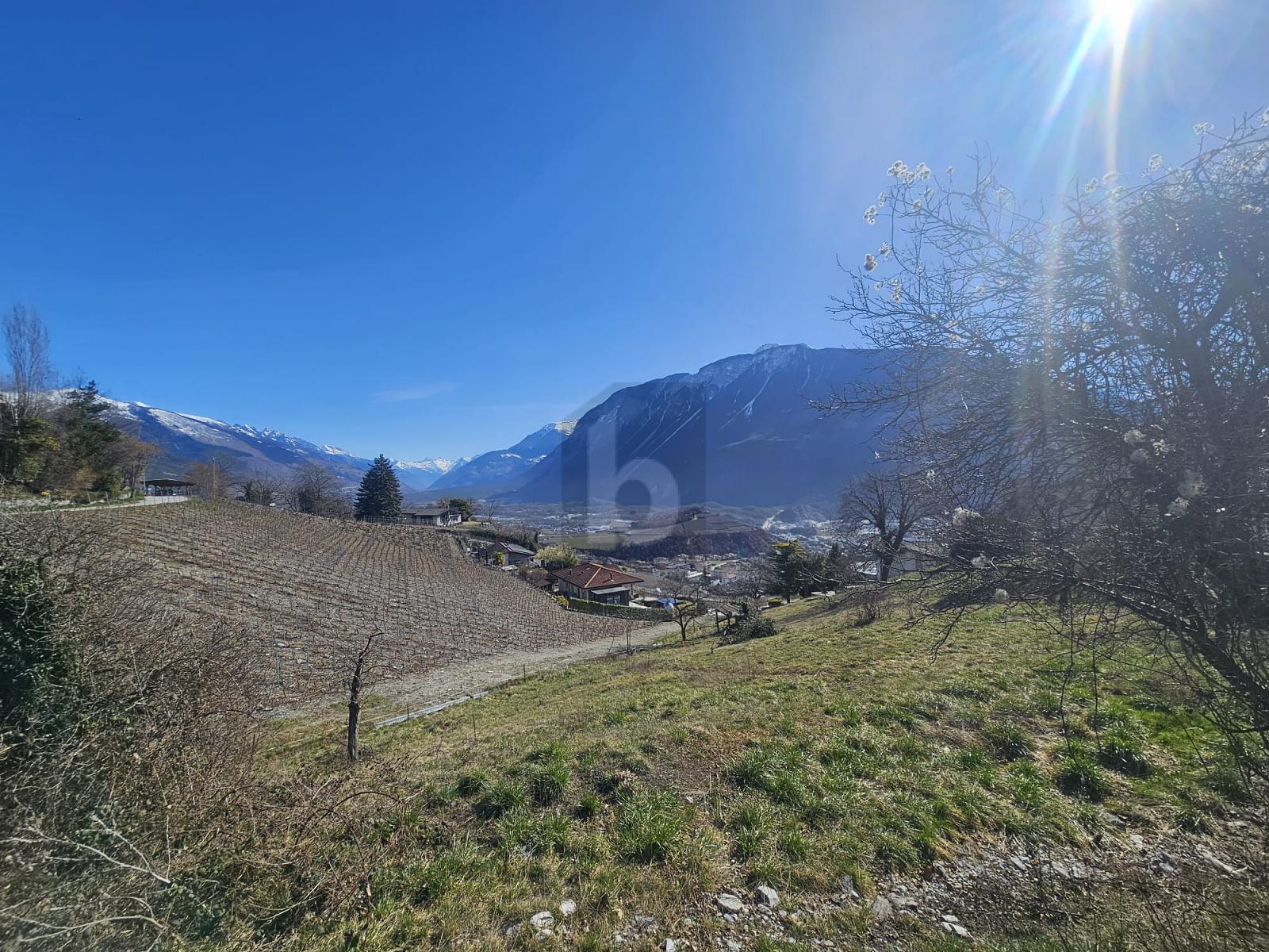TERRAIN À BÂTIR AVEC VUE SUR LA MONTAGNE ET PERMIS - 3