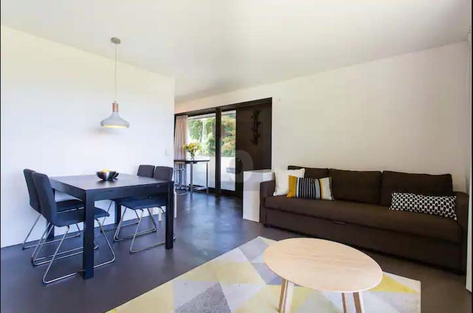 APPARTEMENT DANS UNE VILLA CONTEMPORAINE - 2