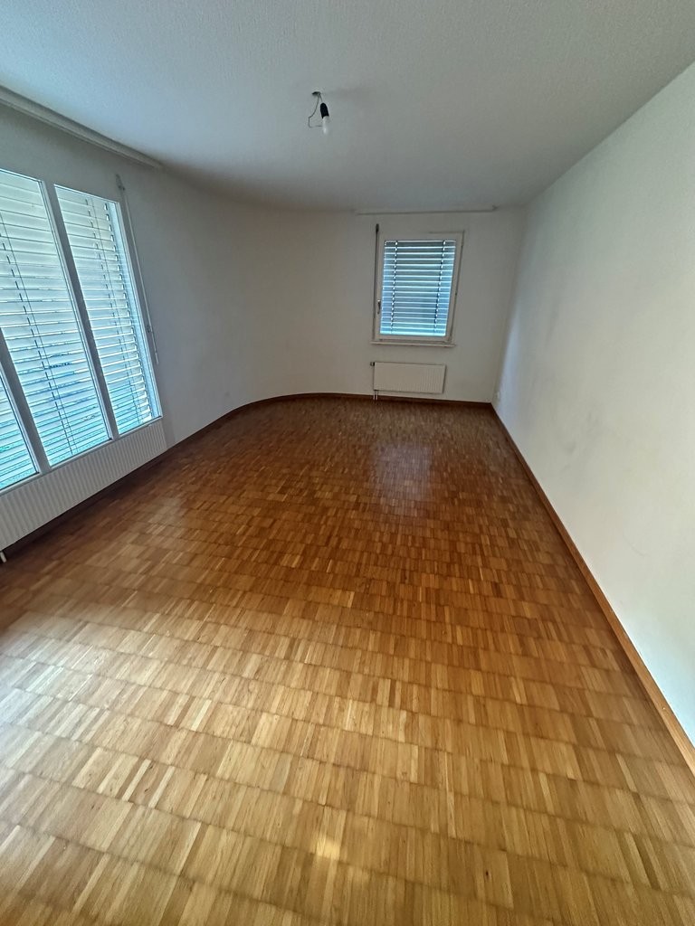 4.5 Zimmer-Wohnung mit gemütlichem Sitzplatz zu vermieten - 3