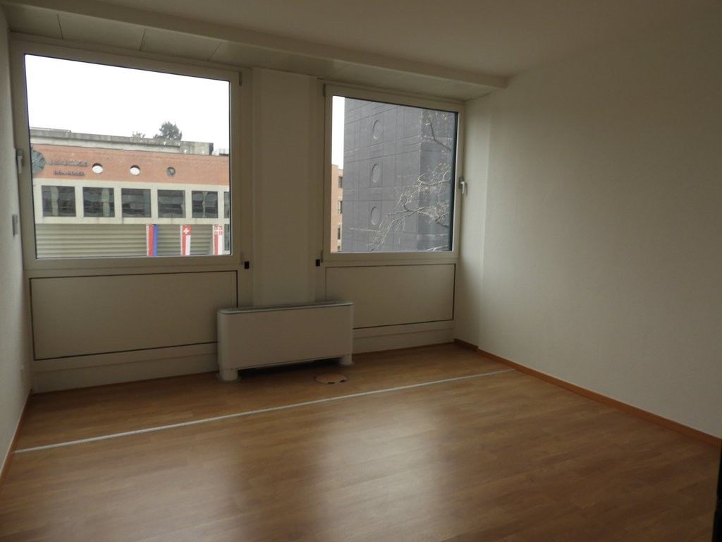 Affittasi in zona centrale e ben servita moderni uffici di 212m2 - 4