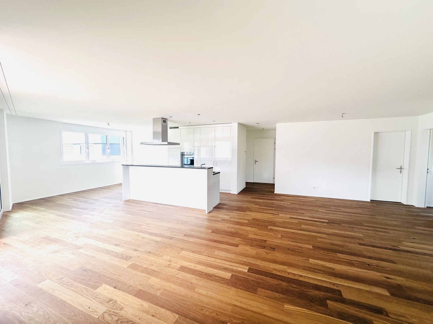 Exklusive 4.5-Zimmer-Wohnung mit großer Terrasse  zentral und ruhig im Wohnensemble "Radius Plus" - 3