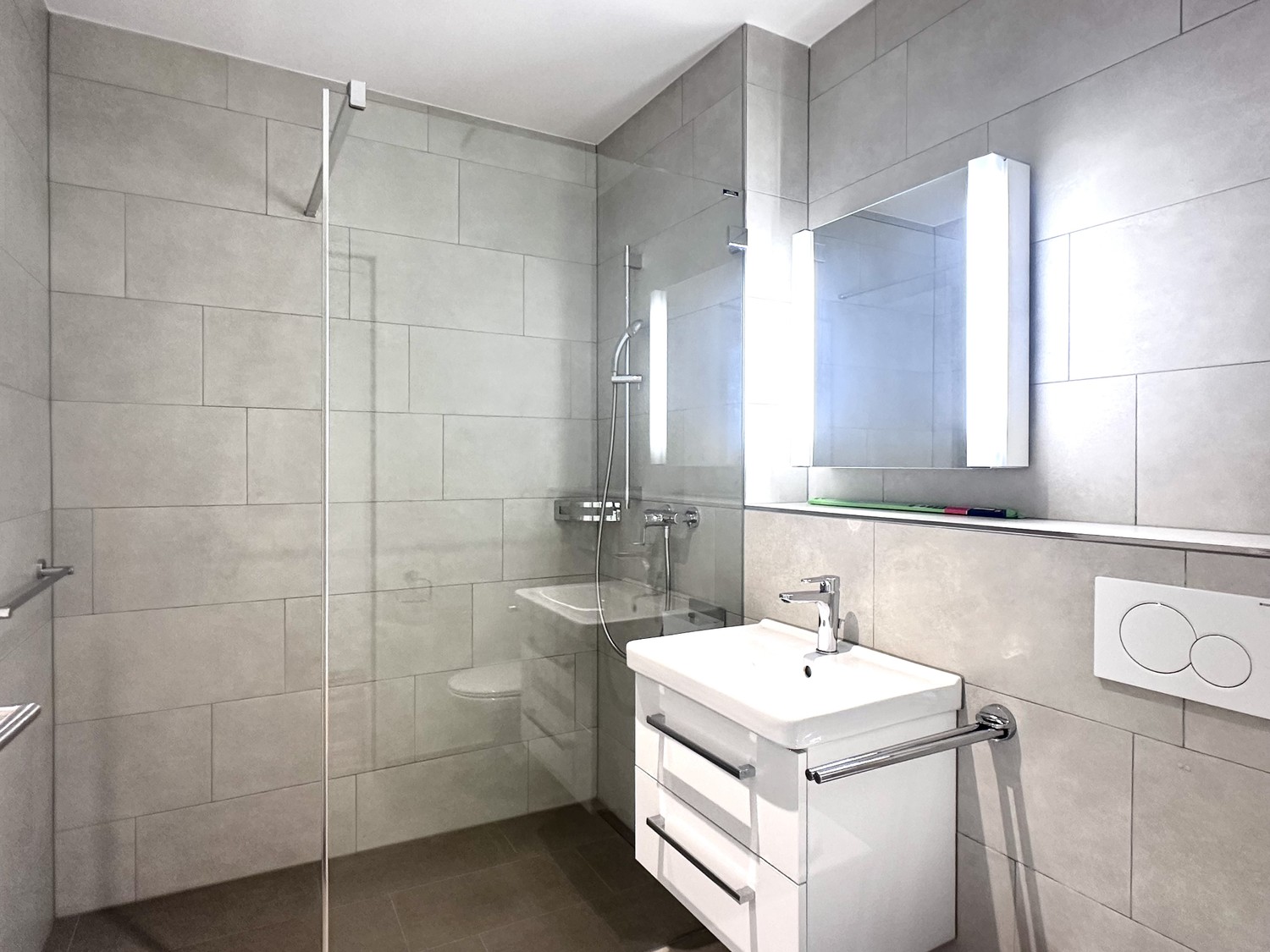Exklusive 4.5-Zimmer-Wohnung mit großer Terrasse  zentral und ruhig im Wohnensemble "Radius Plus" - 9