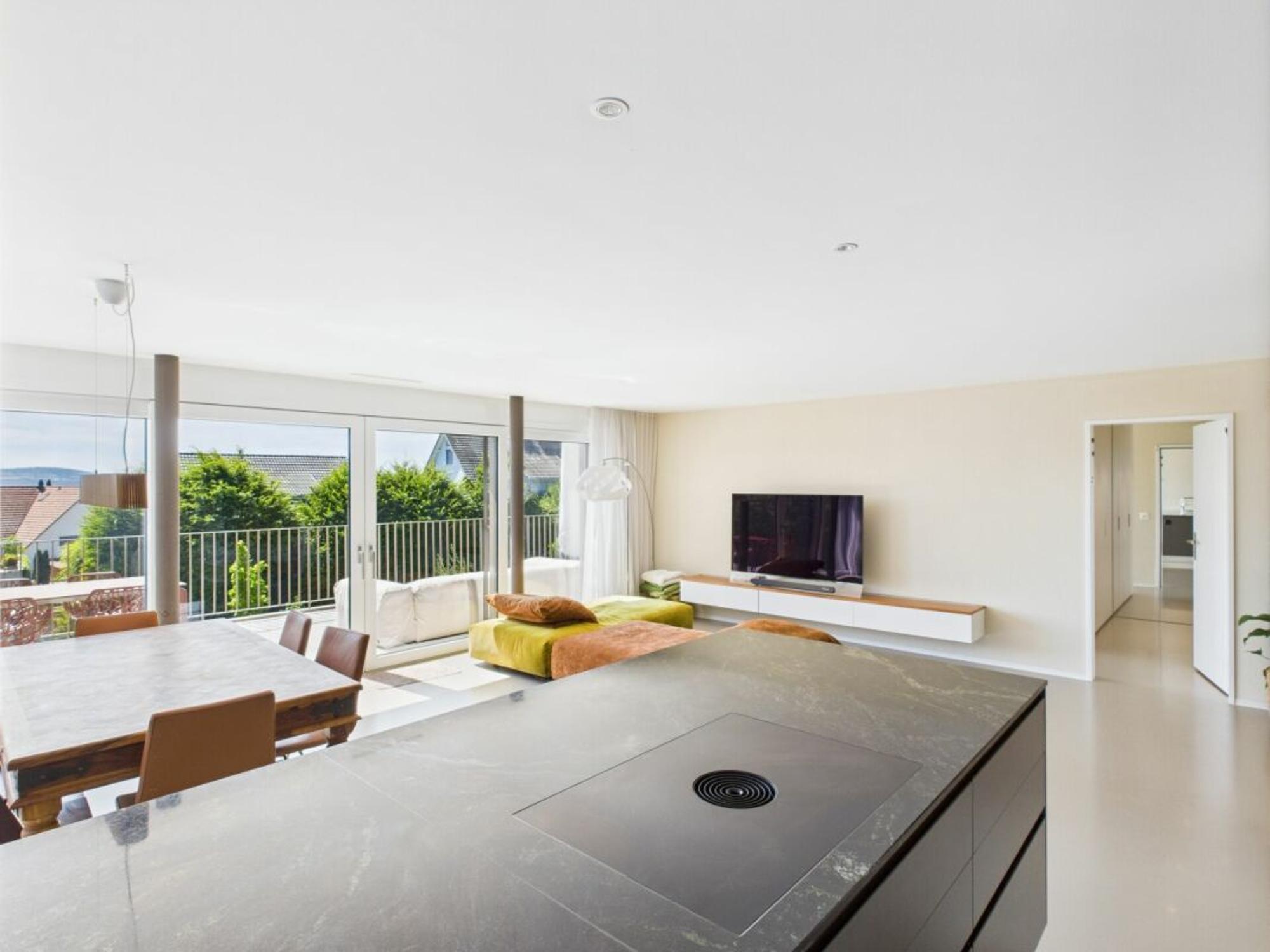 STYLISH LIVING - MODERN, BRIGHT AND WITH A HIGH-QUALITY FINISH - 1