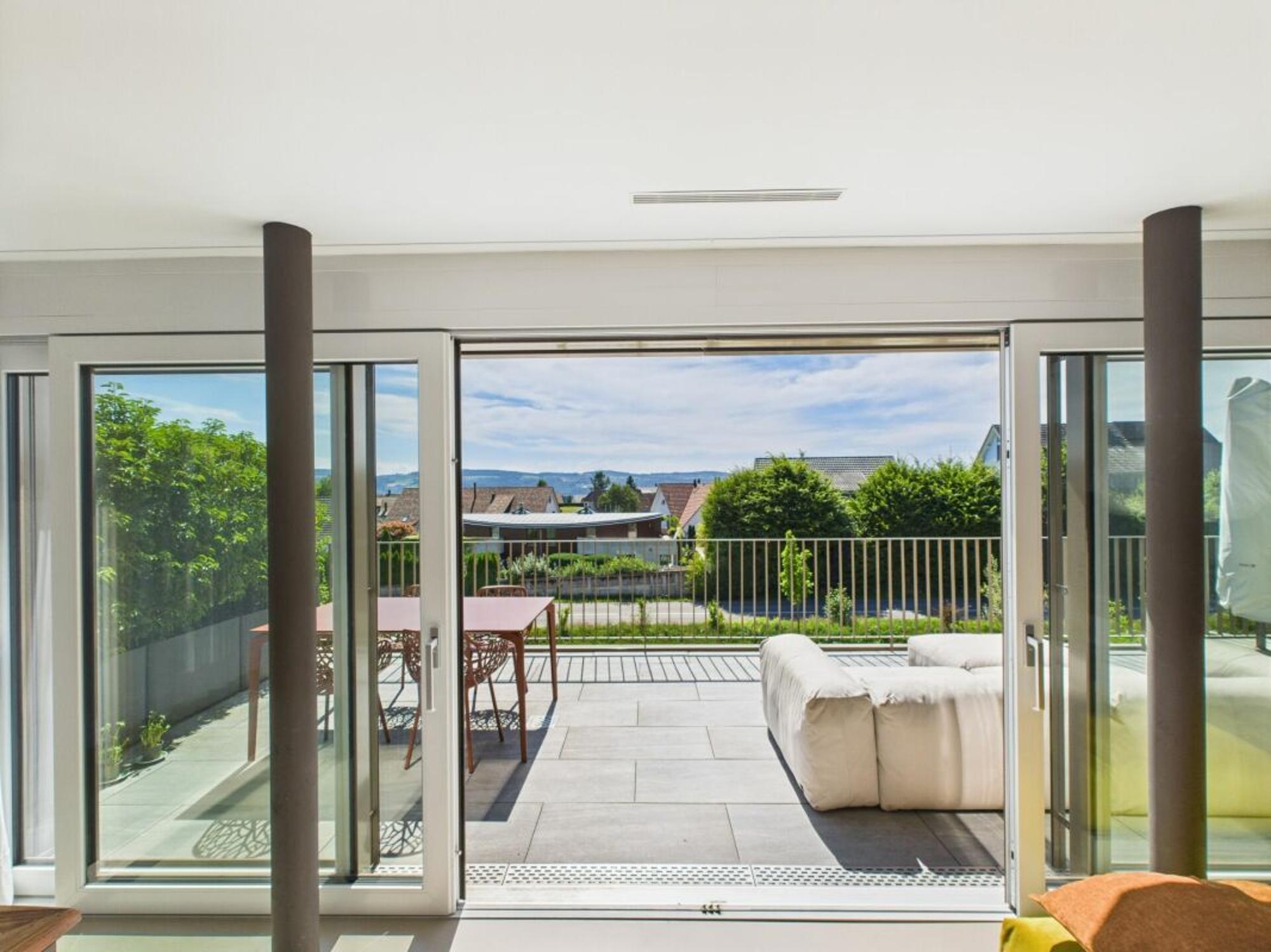 STYLISH LIVING - MODERN, BRIGHT AND WITH A HIGH-QUALITY FINISH - 2