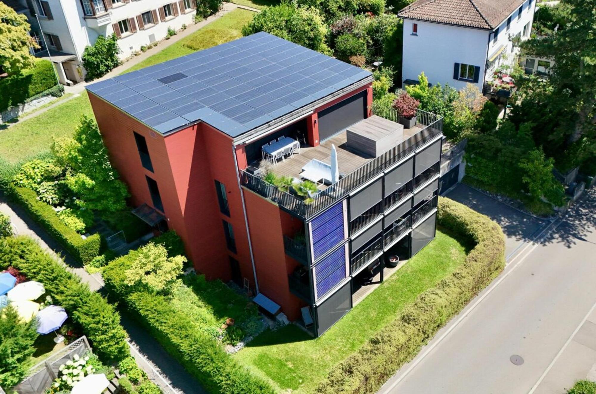 EXCLUSIVE LIVING WITH A LARGE GARDEN AND TERRACE - 0