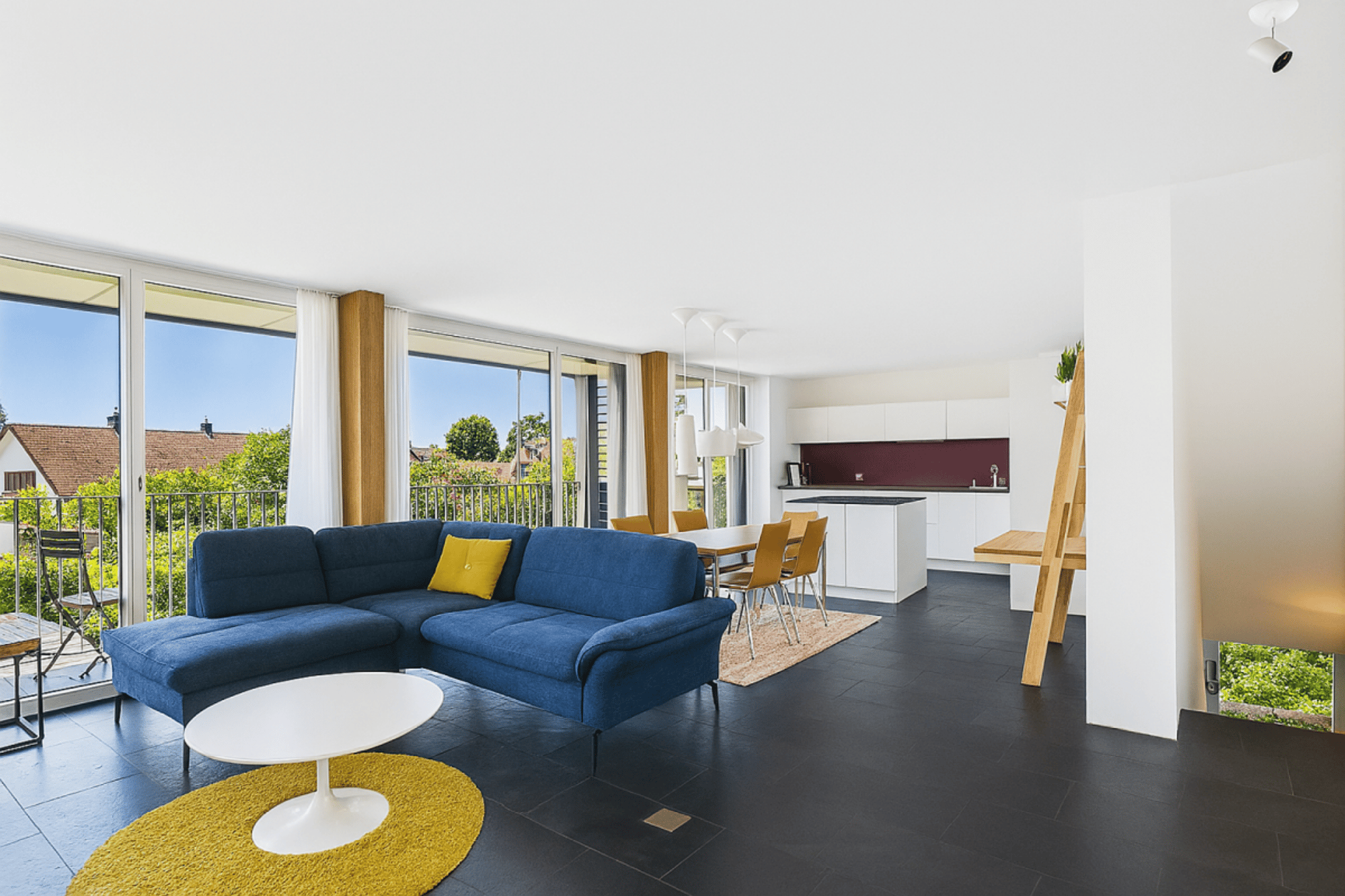 EXCLUSIVE LIVING WITH A LARGE GARDEN AND TERRACE - 1