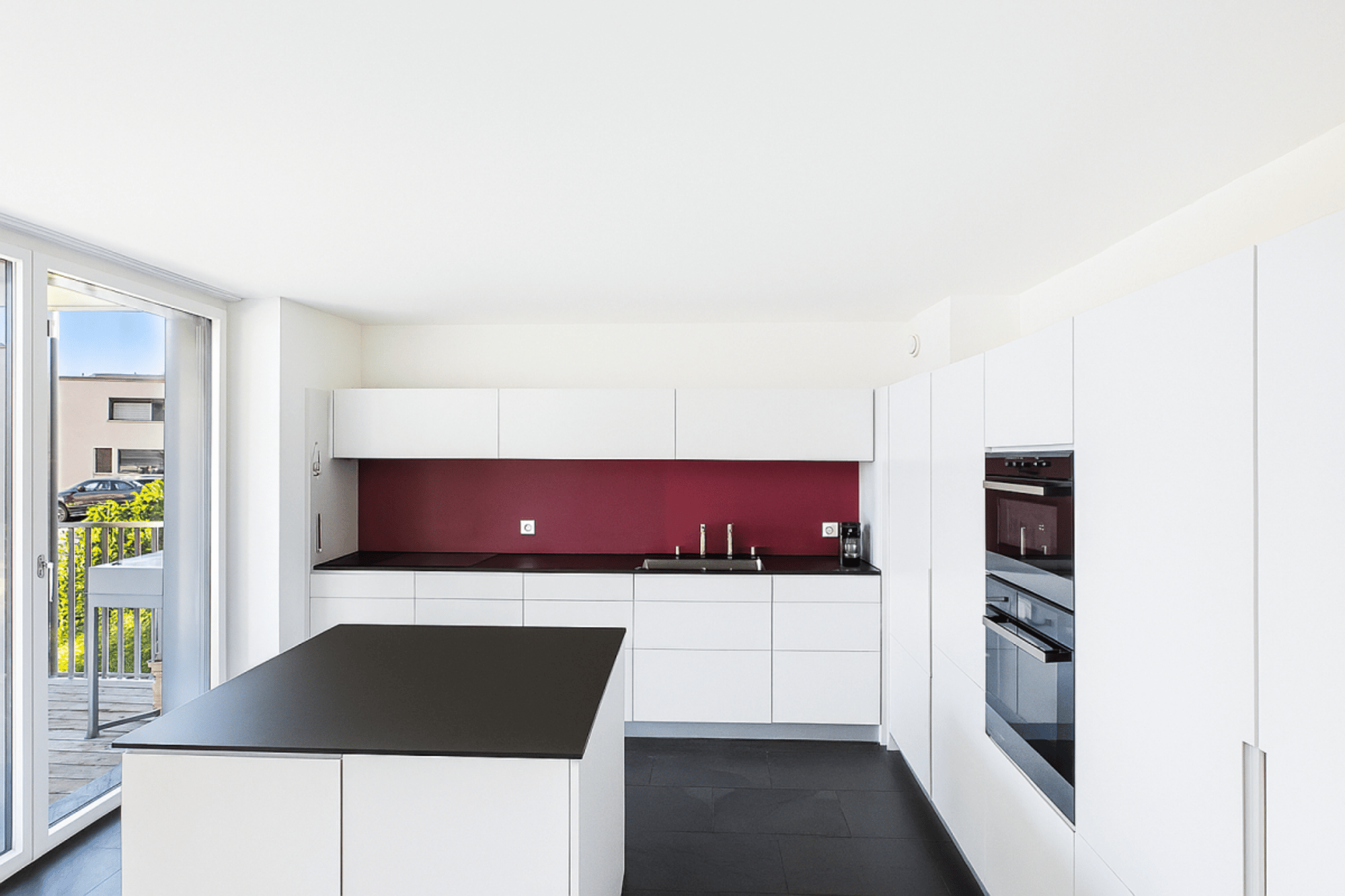 EXCLUSIVE LIVING WITH A LARGE GARDEN AND TERRACE - 3