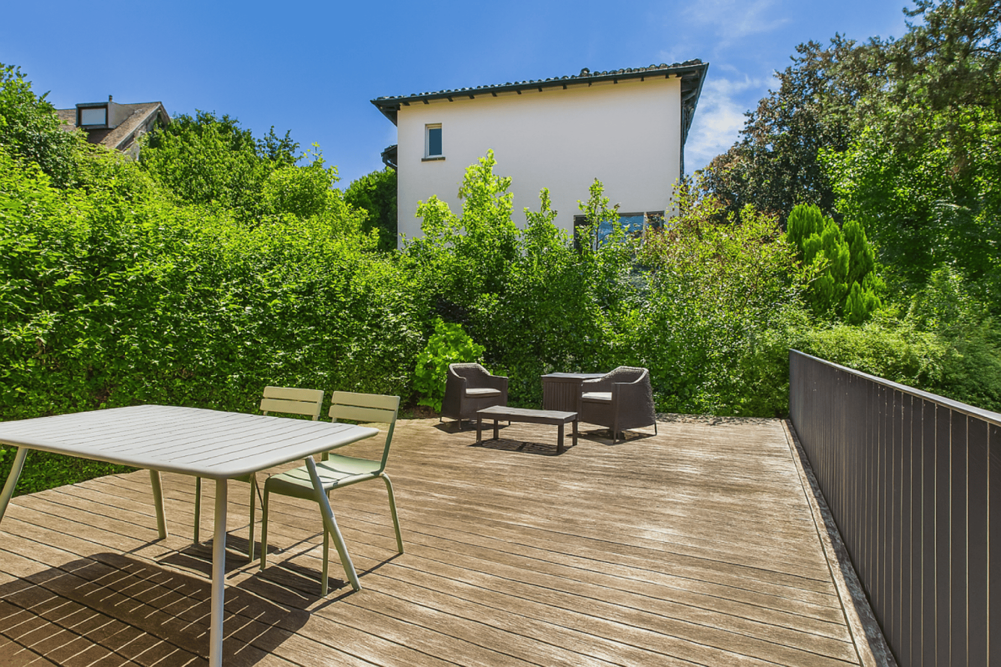 EXCLUSIVE LIVING WITH A LARGE GARDEN AND TERRACE - 5