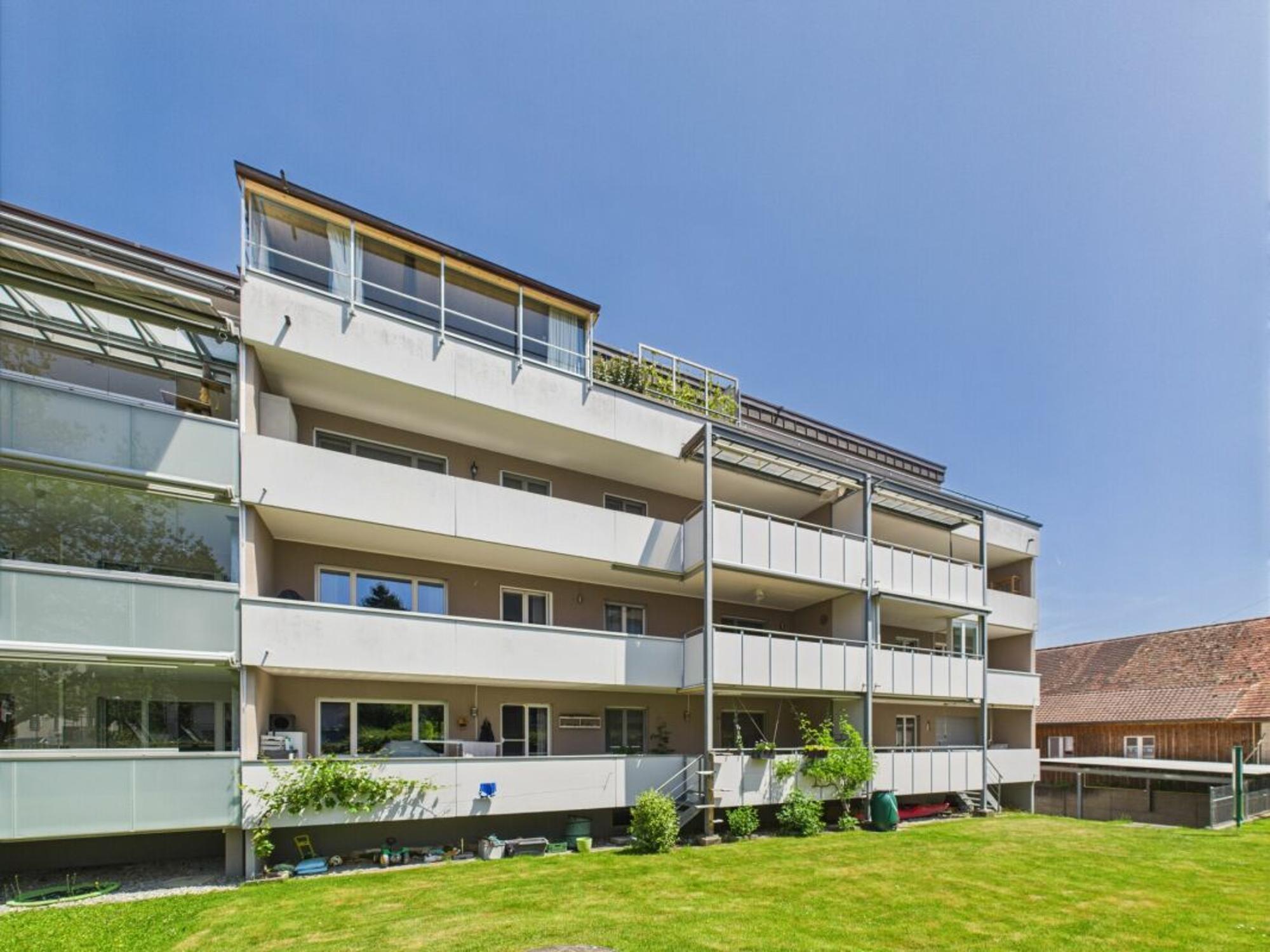 LARGE BALCONY IN A QUIET LOCATION - 0