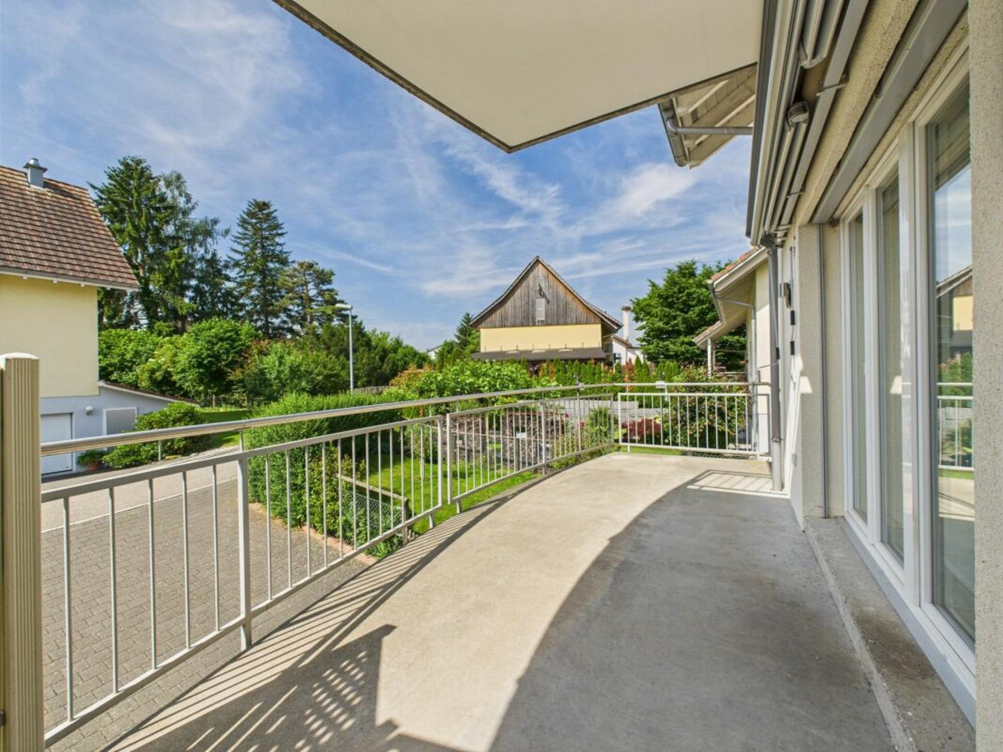 DETACHED IN A QUIET, CHILD-FRIENDLY LOCATION - 2