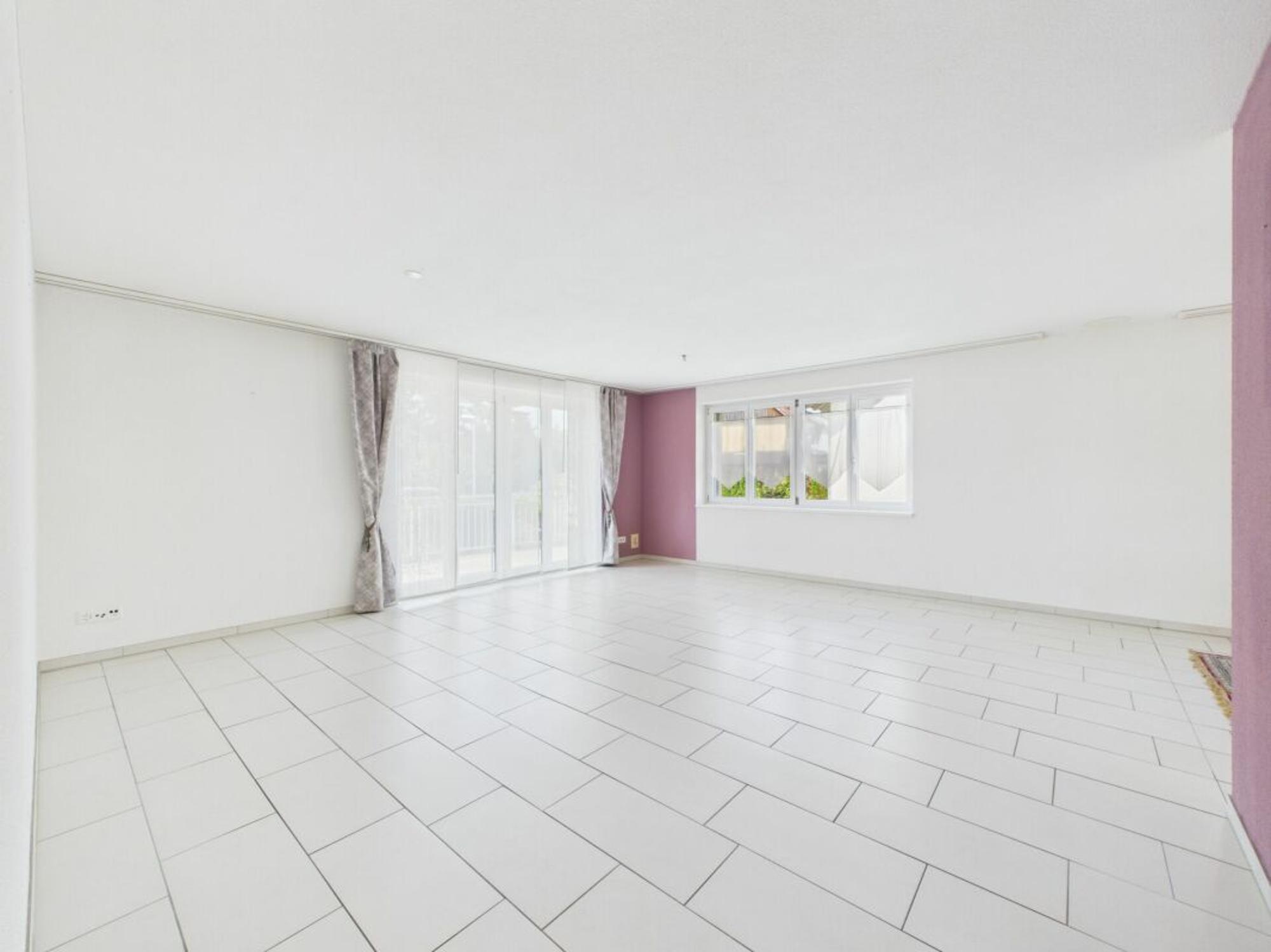 DETACHED IN A QUIET, CHILD-FRIENDLY LOCATION - 4