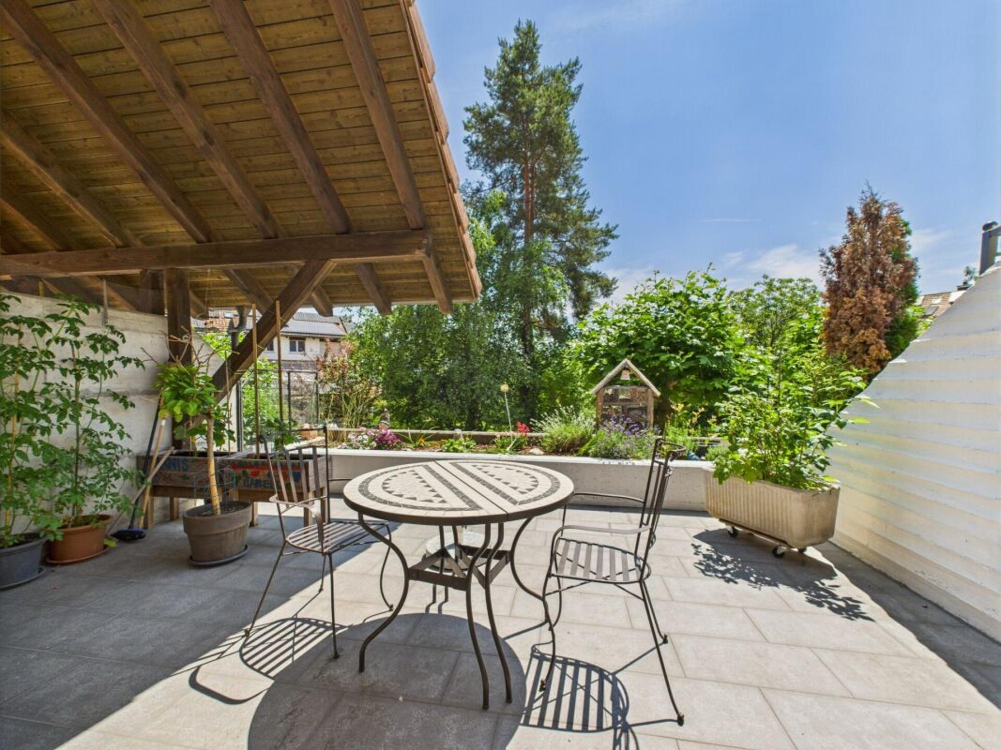 HIGH-QUALITY RENOVATION IN A QUIET, CHILD-FRIENDLY LOCATION - 1