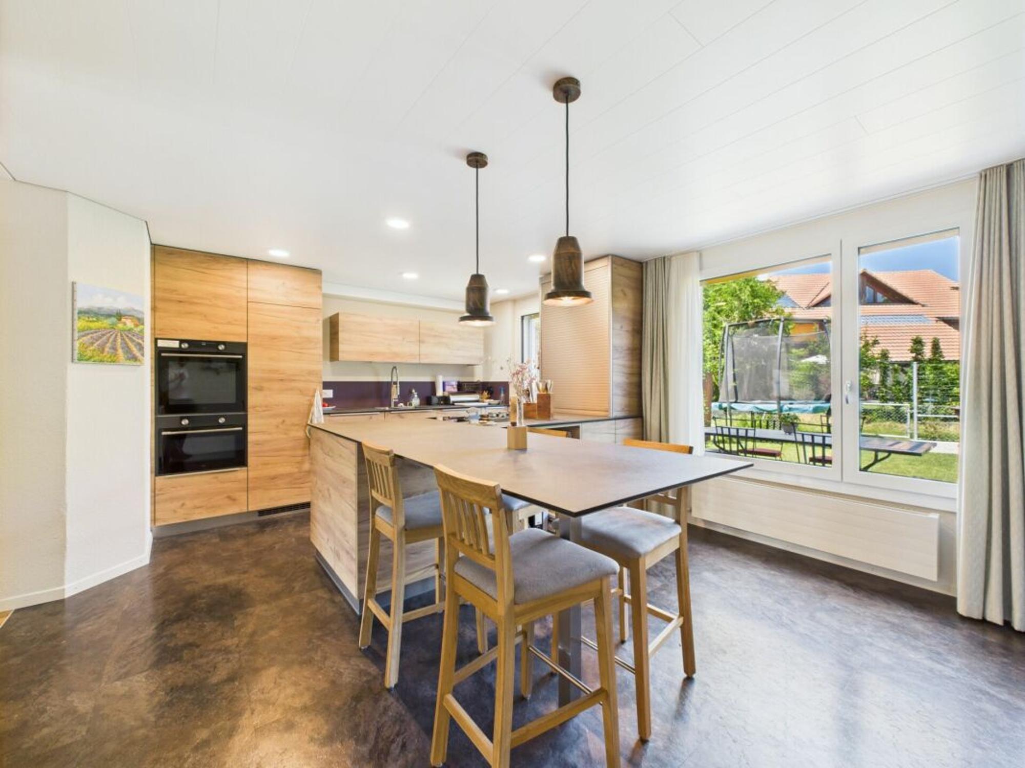 HIGH-QUALITY RENOVATION IN A QUIET, CHILD-FRIENDLY LOCATION - 3