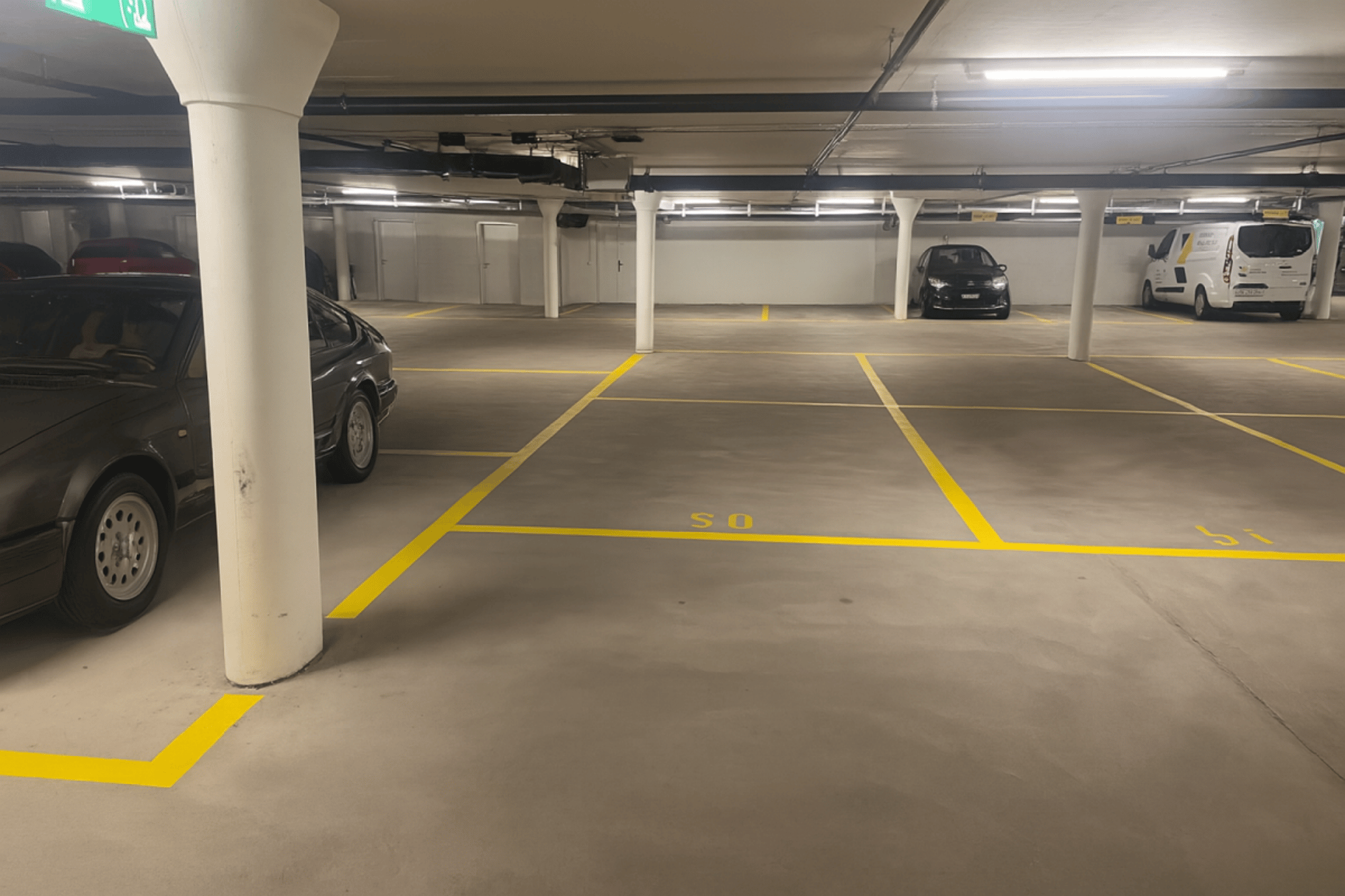 LARGE UNDERGROUND PARKING SPACE IN A CENTRAL LOCATION - 1