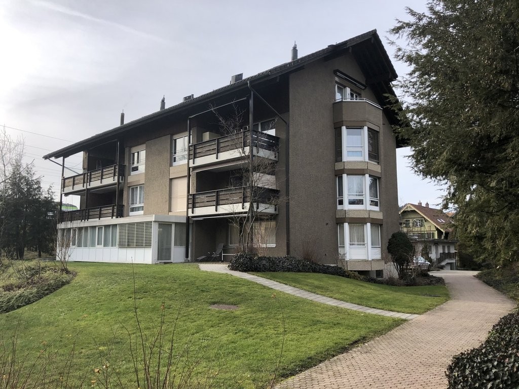 Grosszügige Dachwohnung mit Balkon! - 0