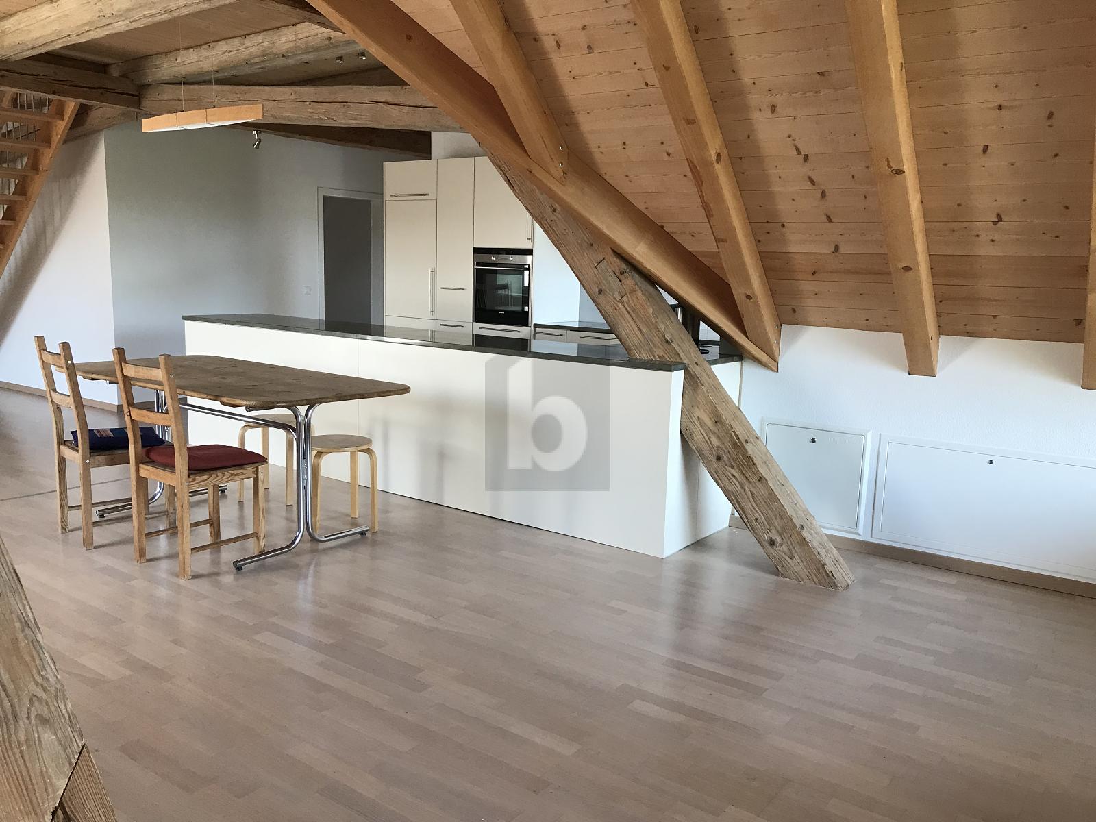 MIT GROSSZÜGIGEM BALKON UND AUSSICHT INS GRÜNE! - 0