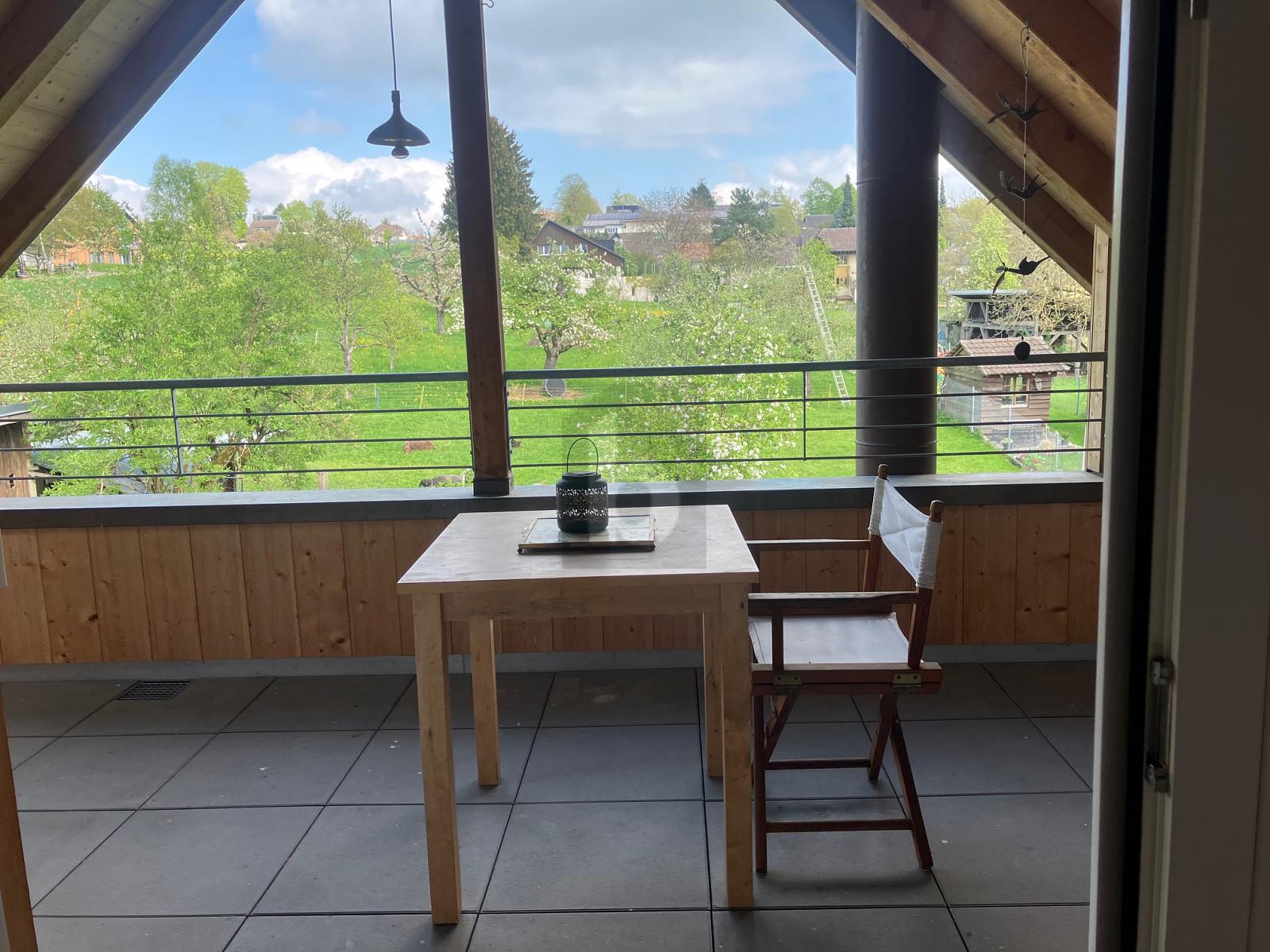 MIT GROSSZÜGIGEM BALKON UND AUSSICHT INS GRÜNE! - 2