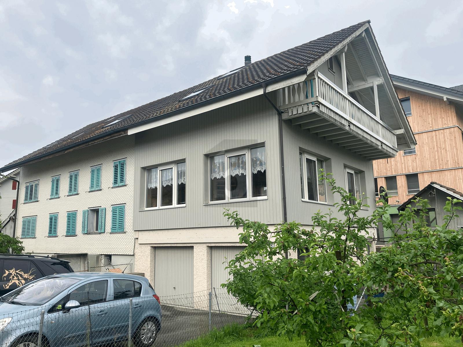 FAMILIENFREUNDLICH, GROSSRÄUMIG MIT FESTSAAL - 0