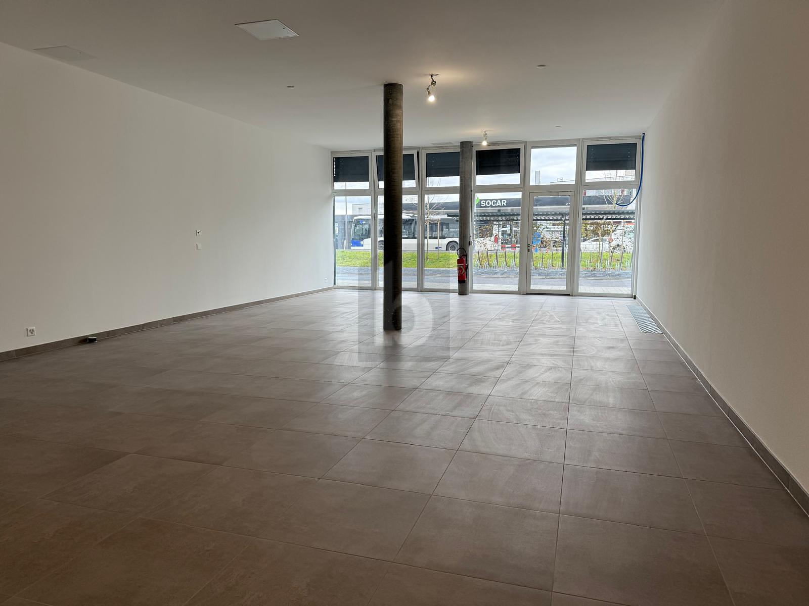 EMPLACEMENT IDEAL - 2