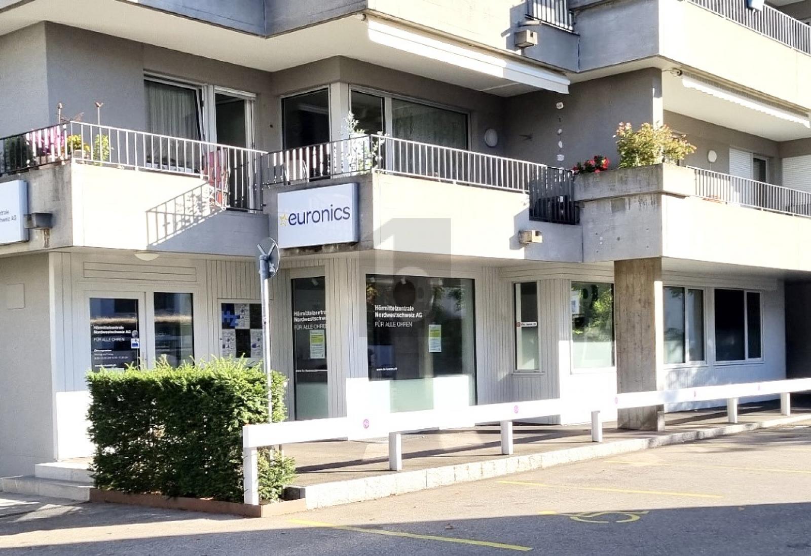 VIELE MÖGLICHKEITEN, IM DORFKERN - 0
