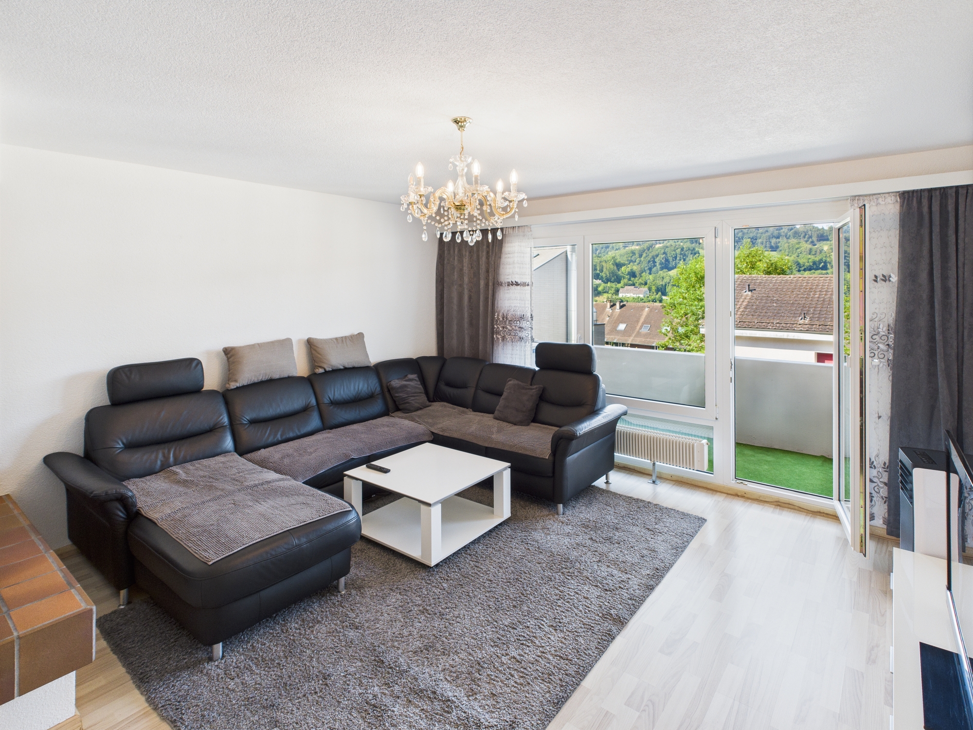Sunny 4.5-room apartment with panoramic views in Freienstein-Teufen - 0