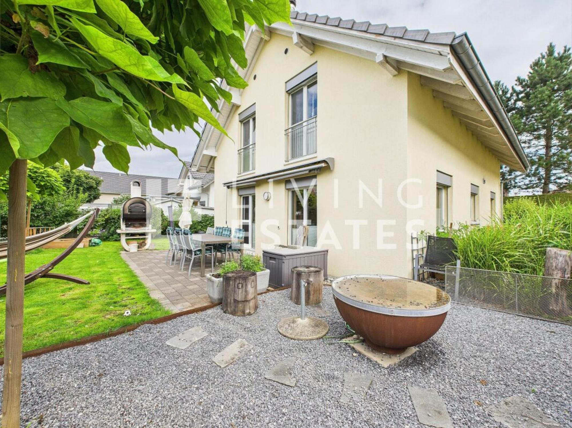 YOUR NEW HOME – TIMELESS, FILLED WITH LIGHT, READY TO MOVE IN - 0