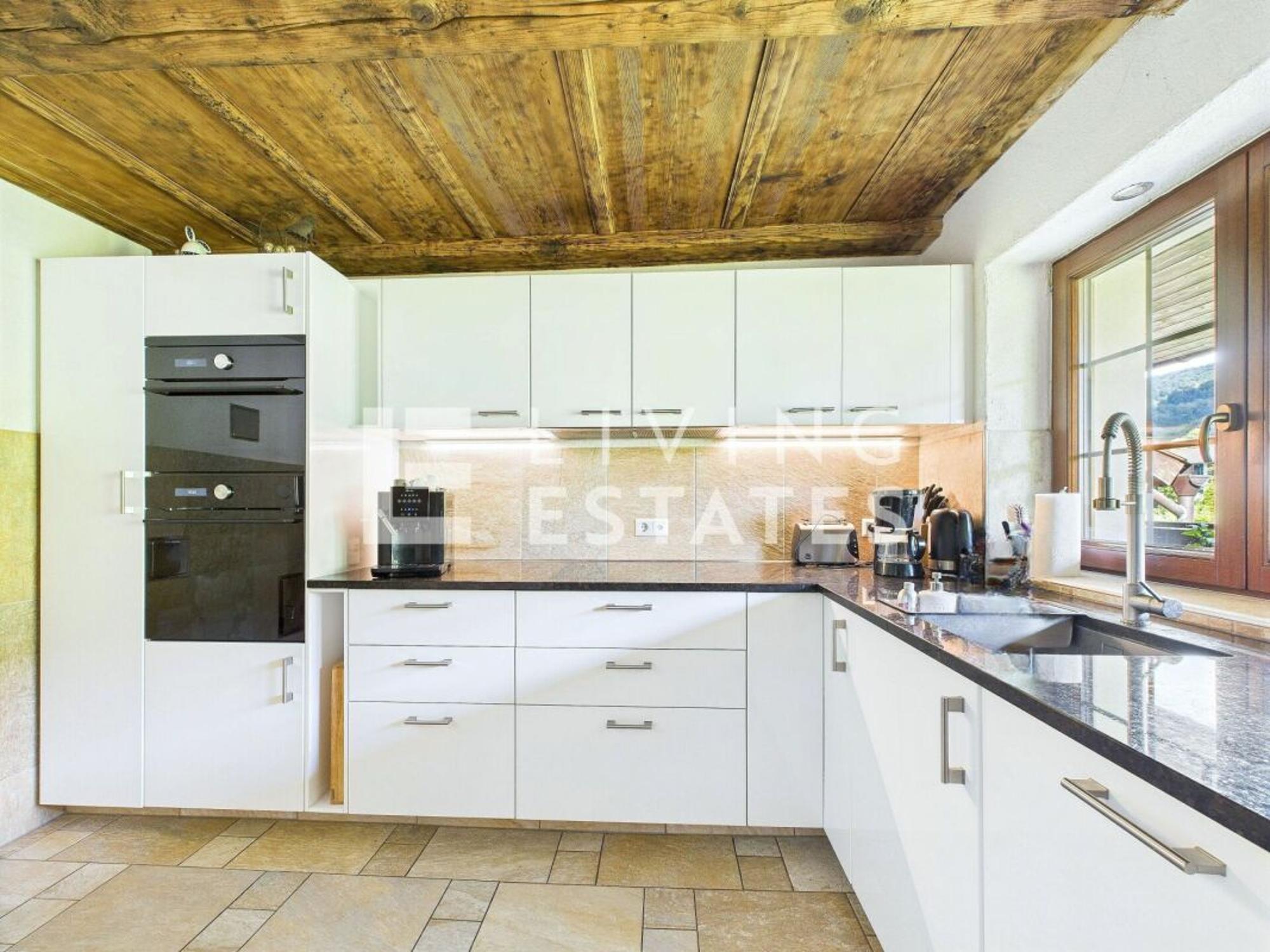 A JEWEL BETWEEN TRADITION AND MODERNITY - 9