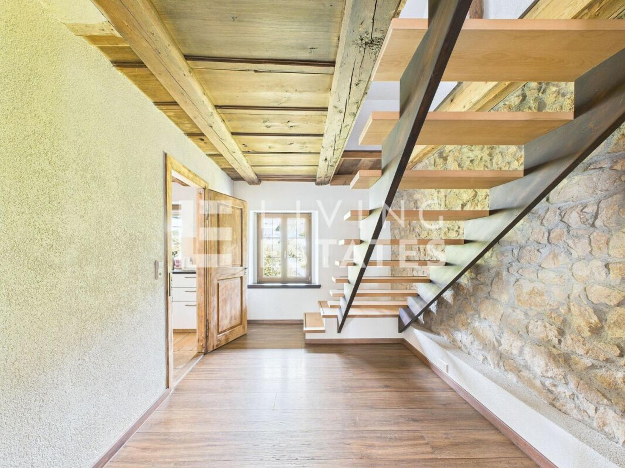 A JEWEL BETWEEN TRADITION AND MODERNITY - 10