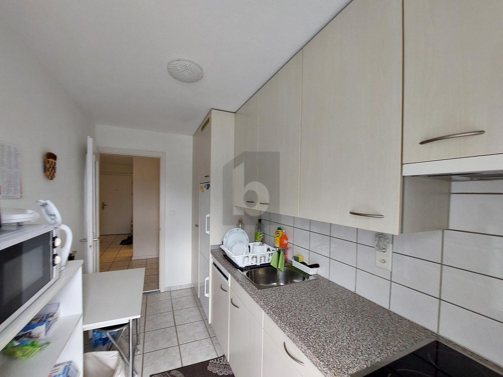 KOMPAKT, GUT AUSGESTATTET UND DOPPELBALKON - 1