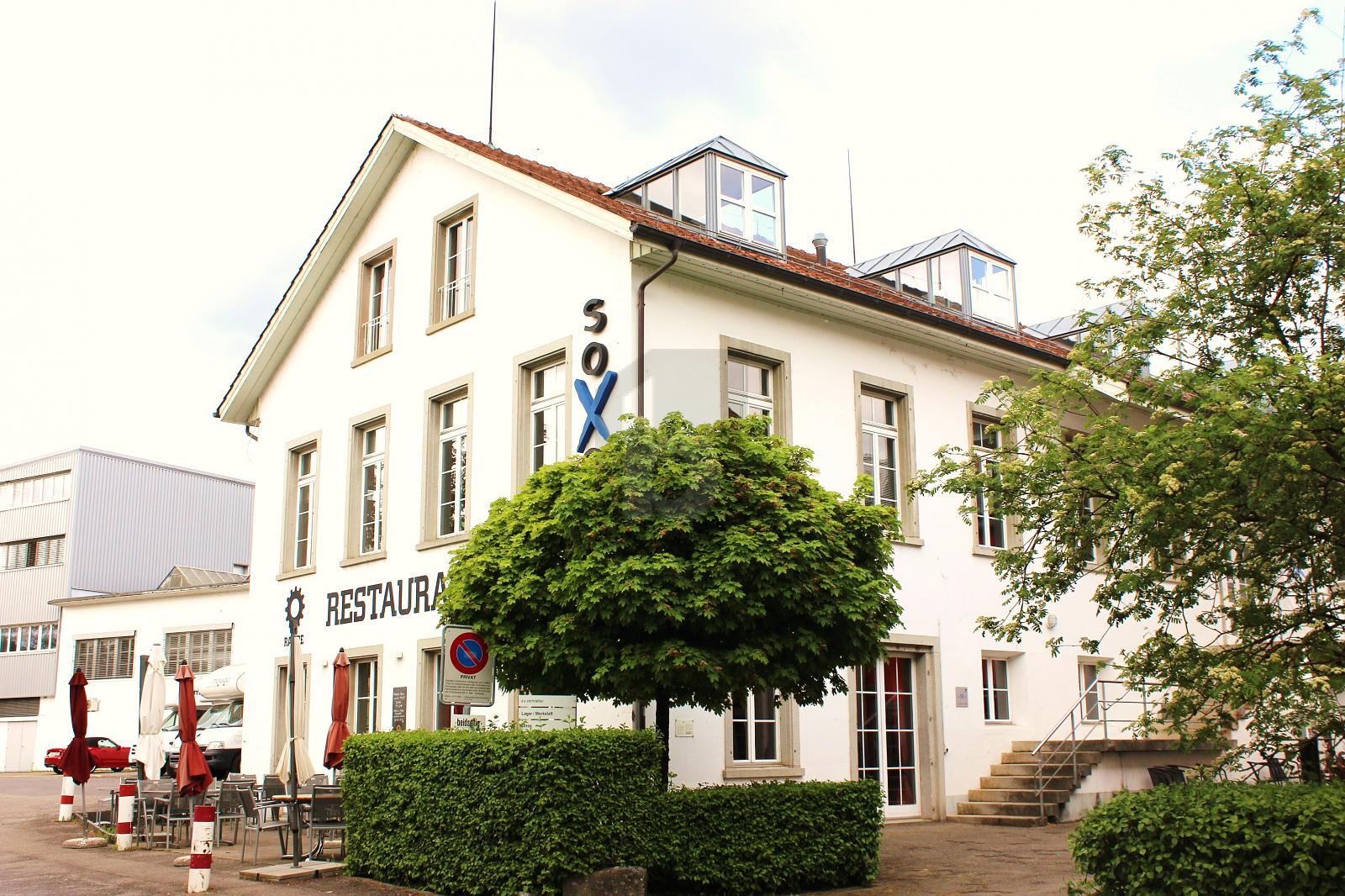 GROSSZÜGIG AN ZENTRALER LAGE - 2