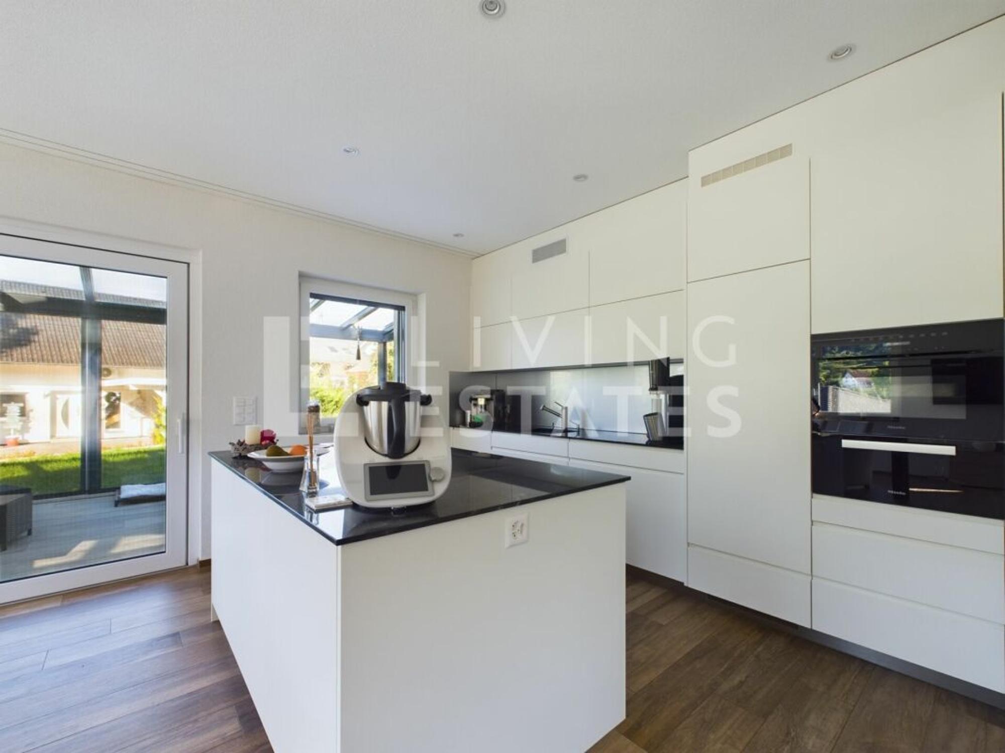 Modern Jewel with In-Law Suite – Quality Meets Nature - 4