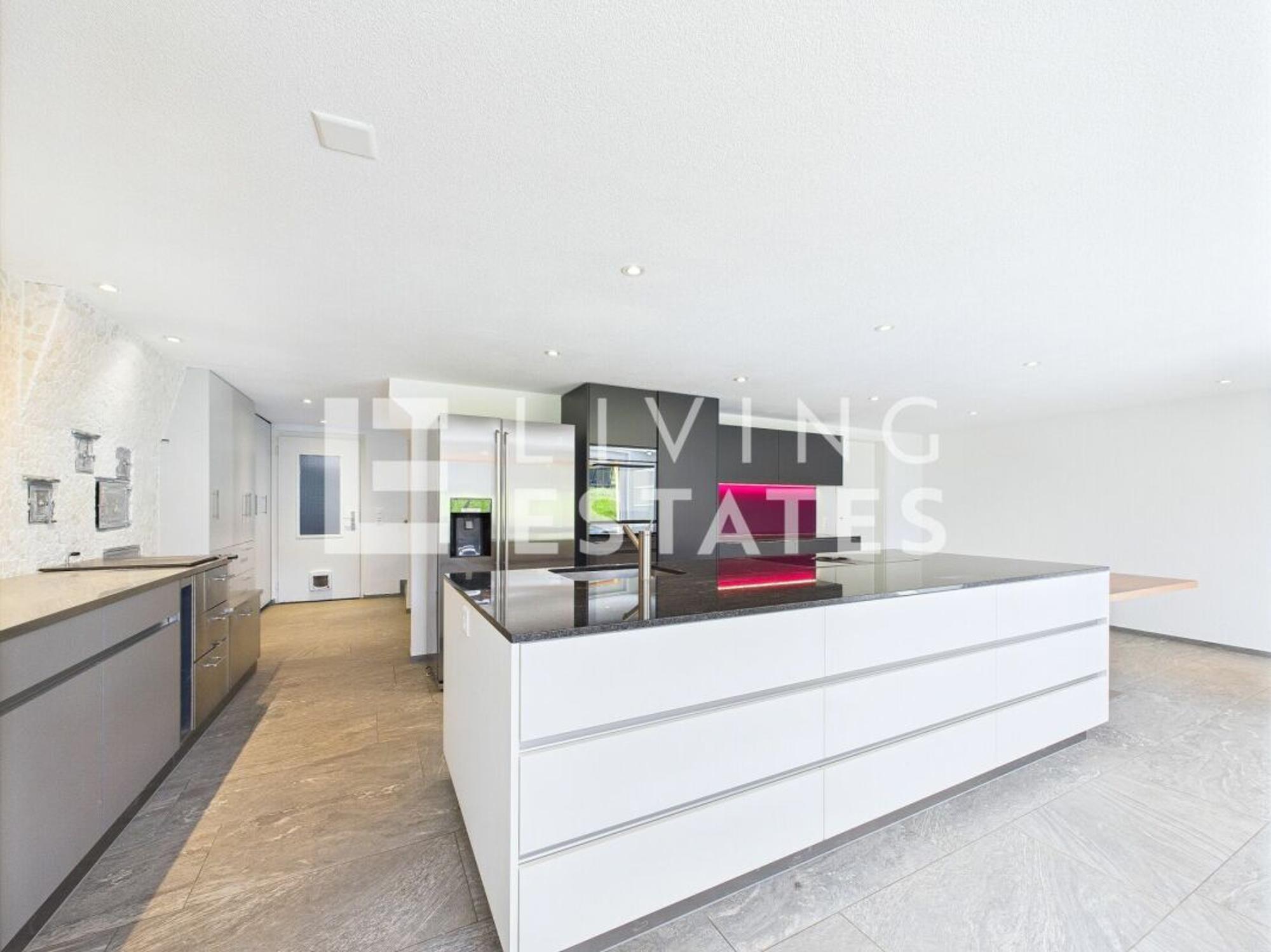 Charming estate with living comfort for humans and animals - 1