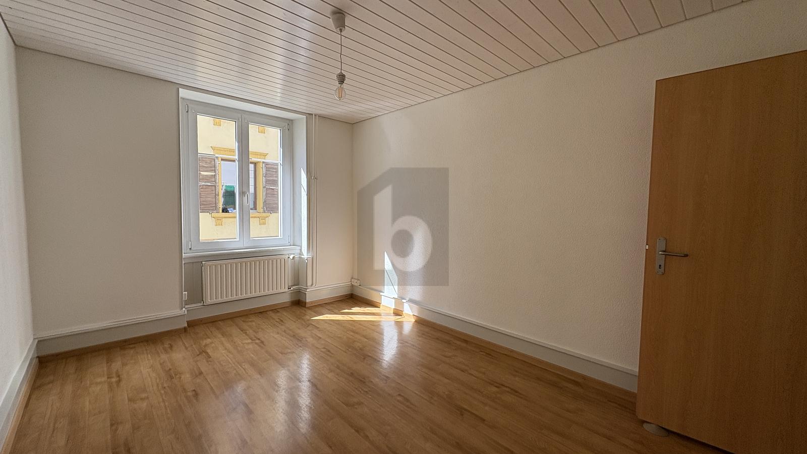 APPARTEMENT OU BUREAU PROCHE DU CENTRE - 3