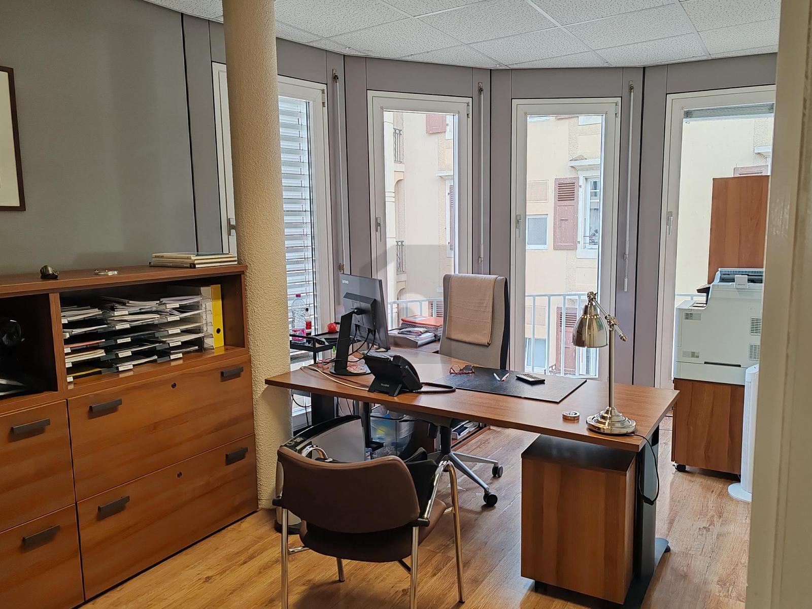 BUREAUX LUMINEUX ET AGRÉABLES À NYON - 0