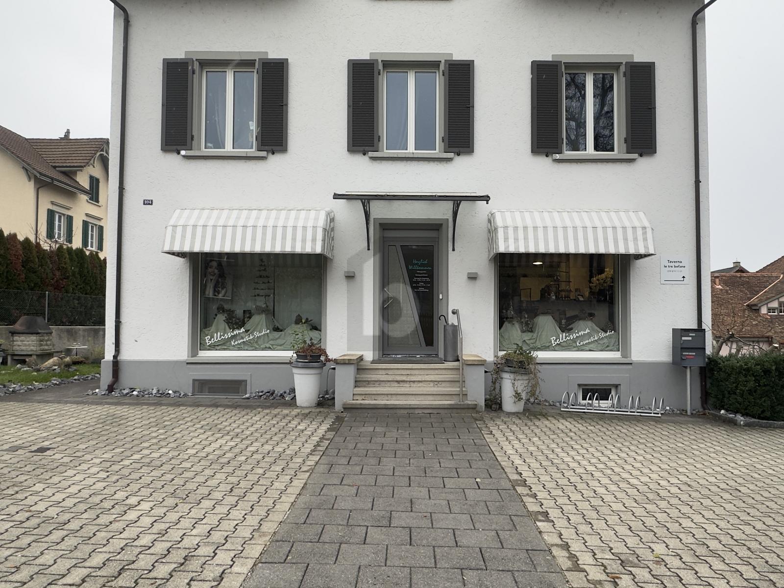 IM REPRÄSENTATIVEN JUGENDSTIL MIT PARKPLÄTZEN - 0